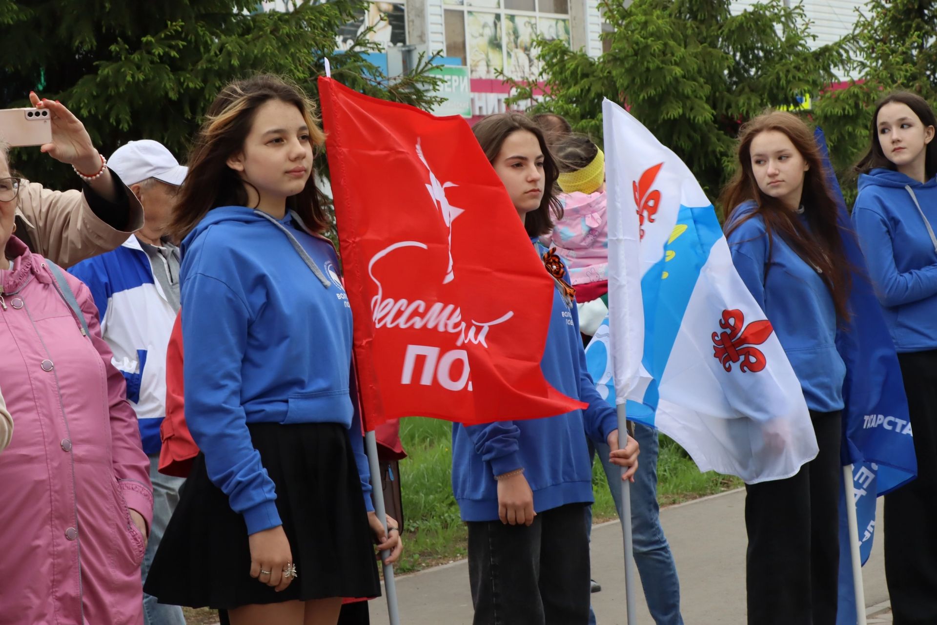 Жители Менделеевска закружились в «Вальсе Победы»