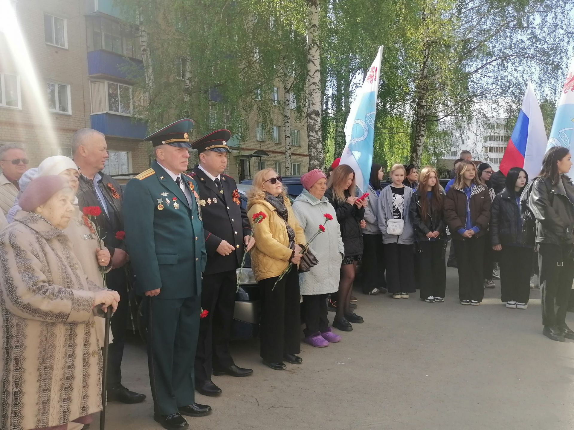 В Менделеевске в День Победы открыли Мемориальную доску Герою Советского Союза Василию Белоусову