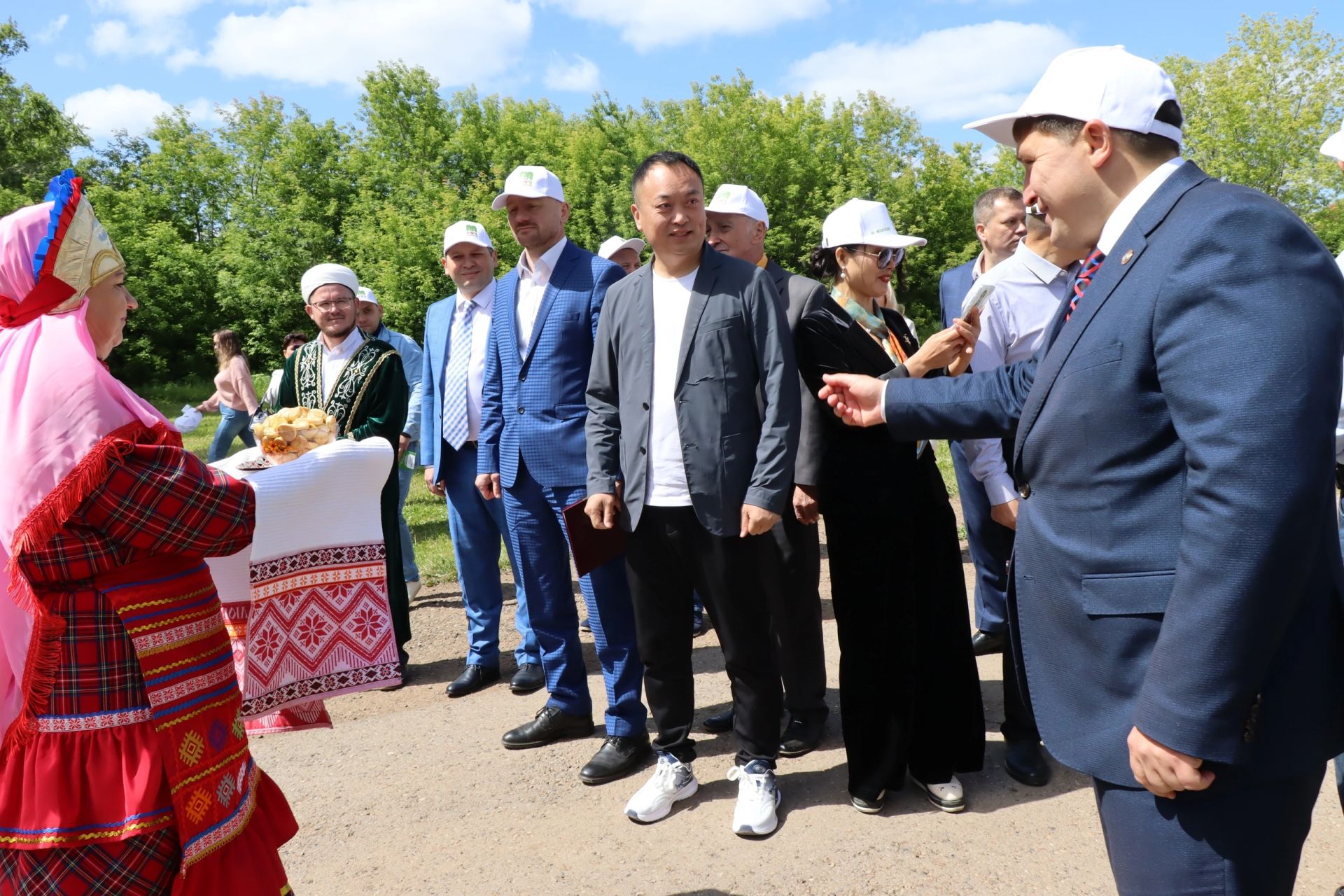 Спортивные состязания и игры, национальная кухня,  культурная программа – менделеевцы дружно и весело отметили Сабантуй