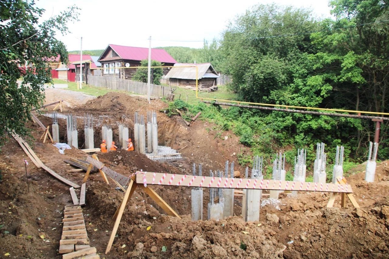 В деревне Абалачи строится мост через реку Яблочко