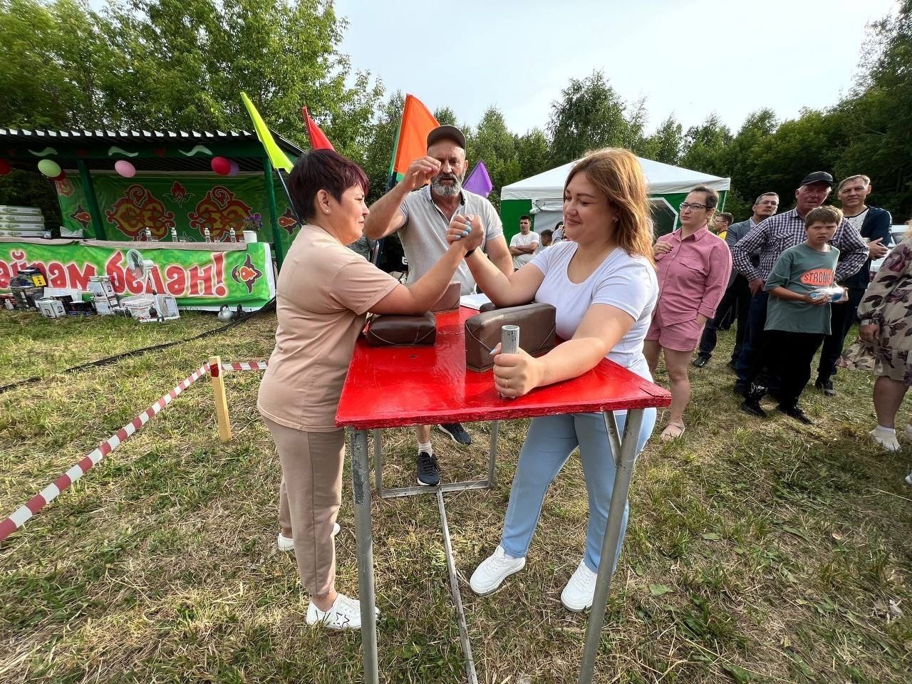 В Менделеевском районе продолжаются Сабантуи