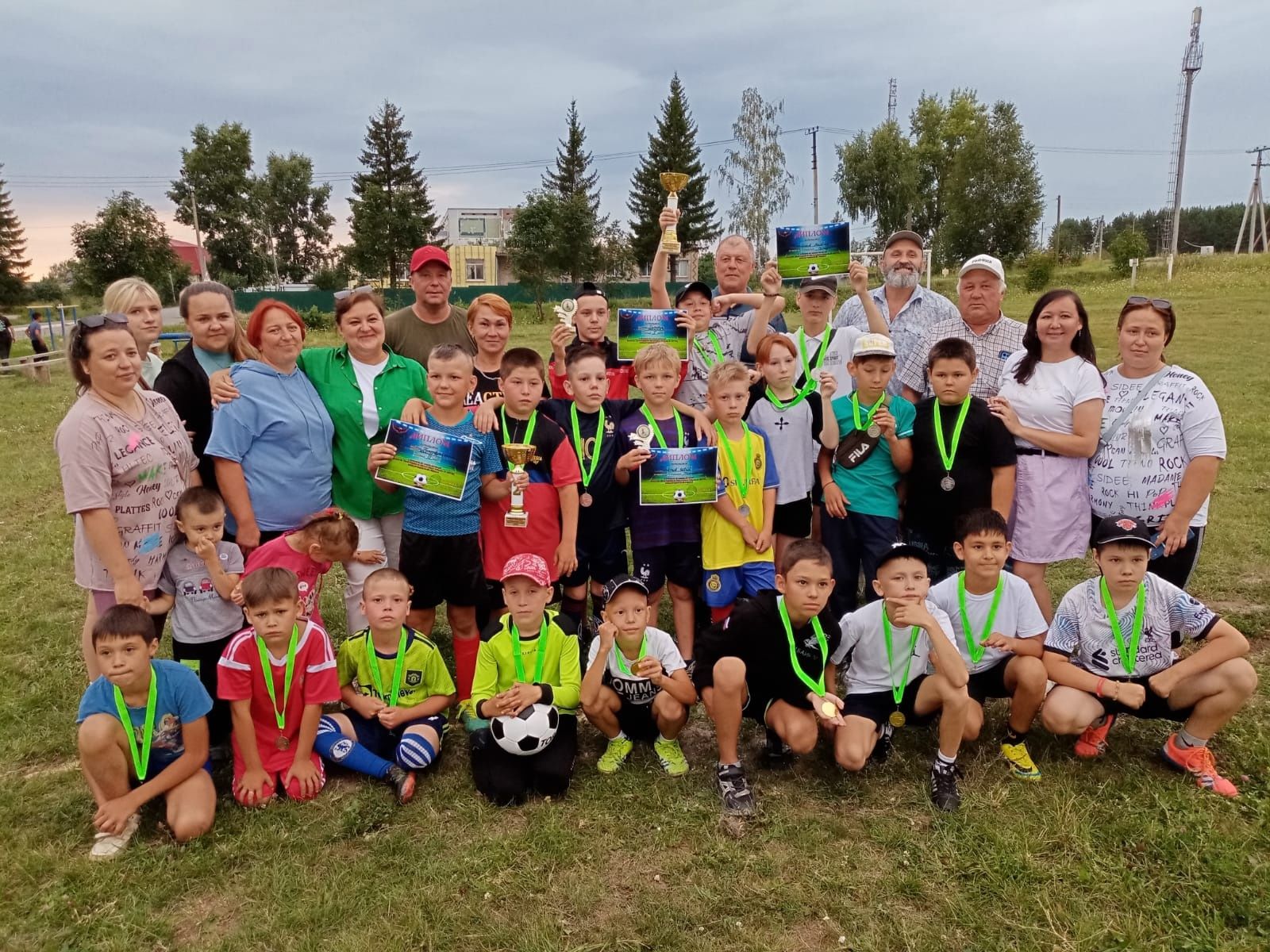 Менделеевск районы Тихоново авылы җирлегендә мини-футбол буенча турнир узды