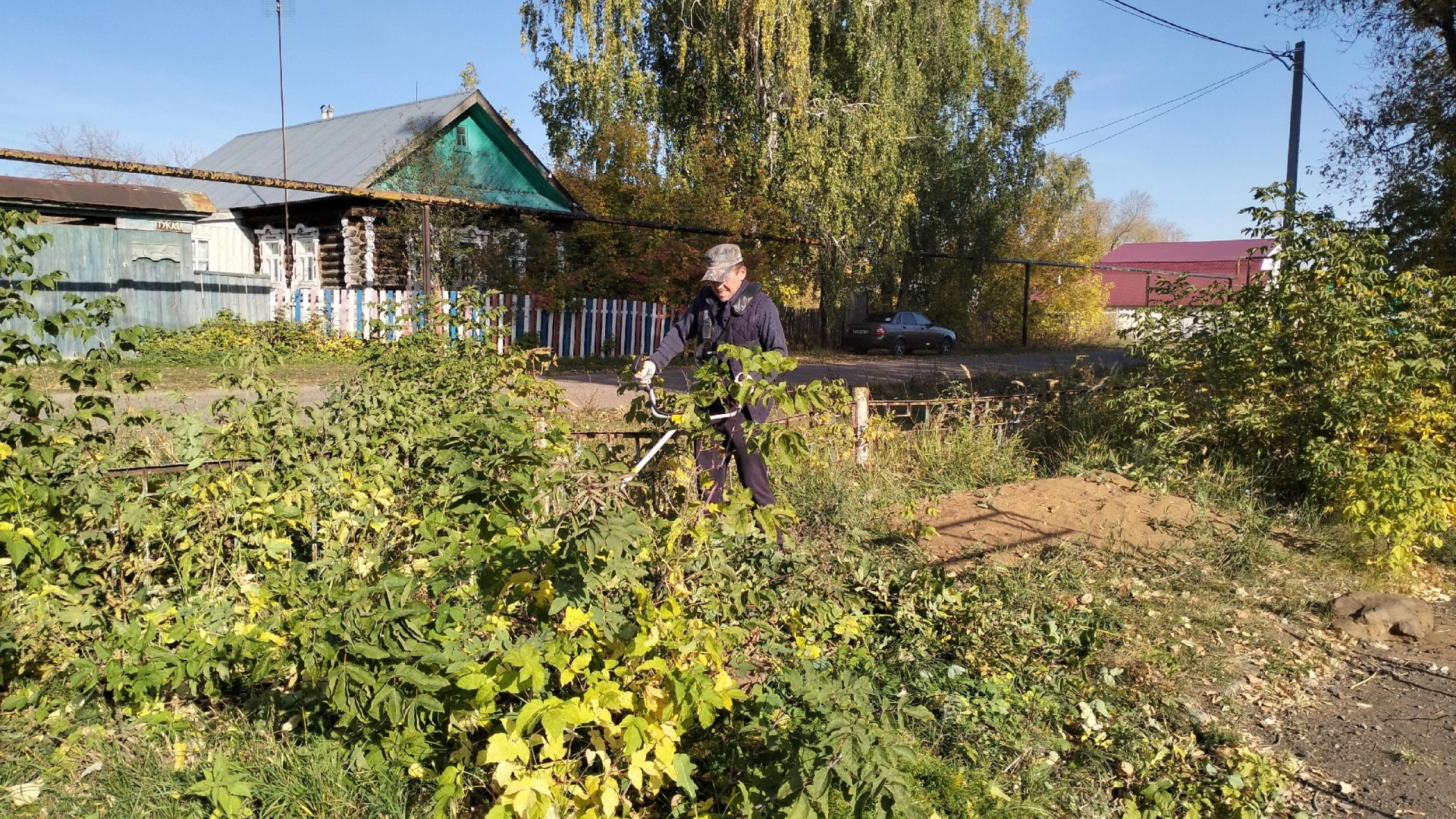 Псеевский СДК привел в порядок детскую площадку