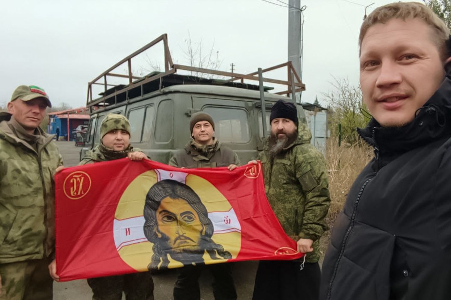 Священнослужители доставили гуманитарную помощь военнослужащим из Татарстана