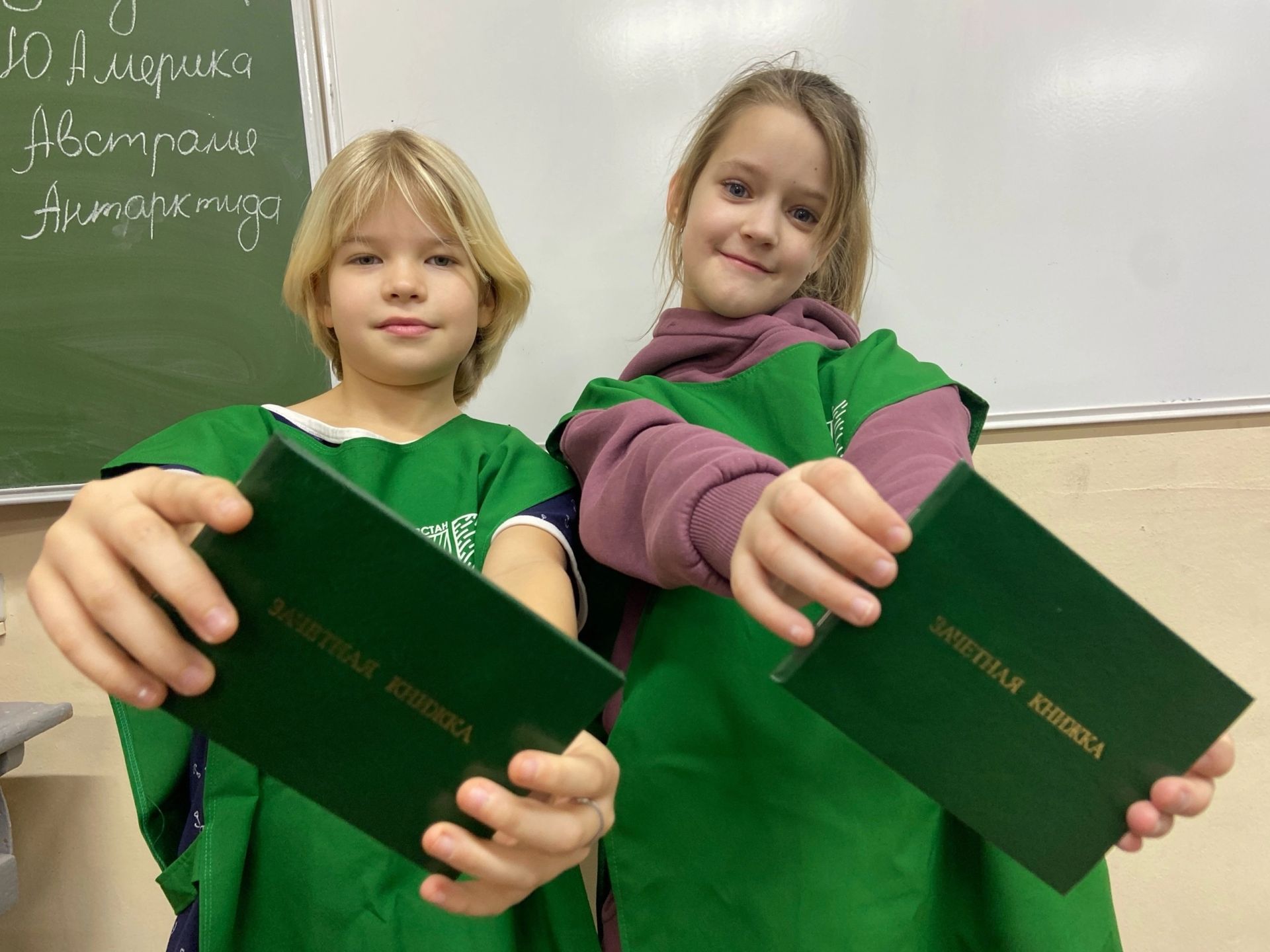 Менделеевцам вручили зачетки экоактивистов
