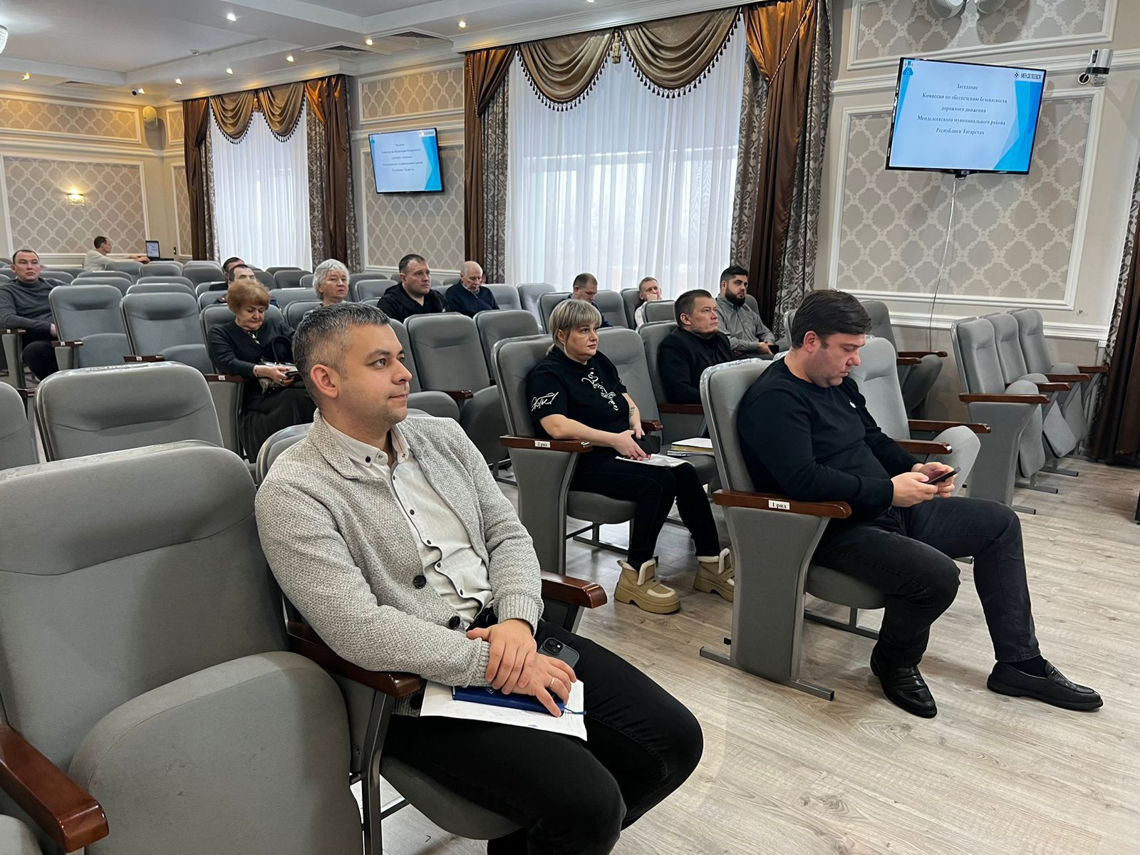 В Менделеевском районе обсудили безопасность дорожного движения