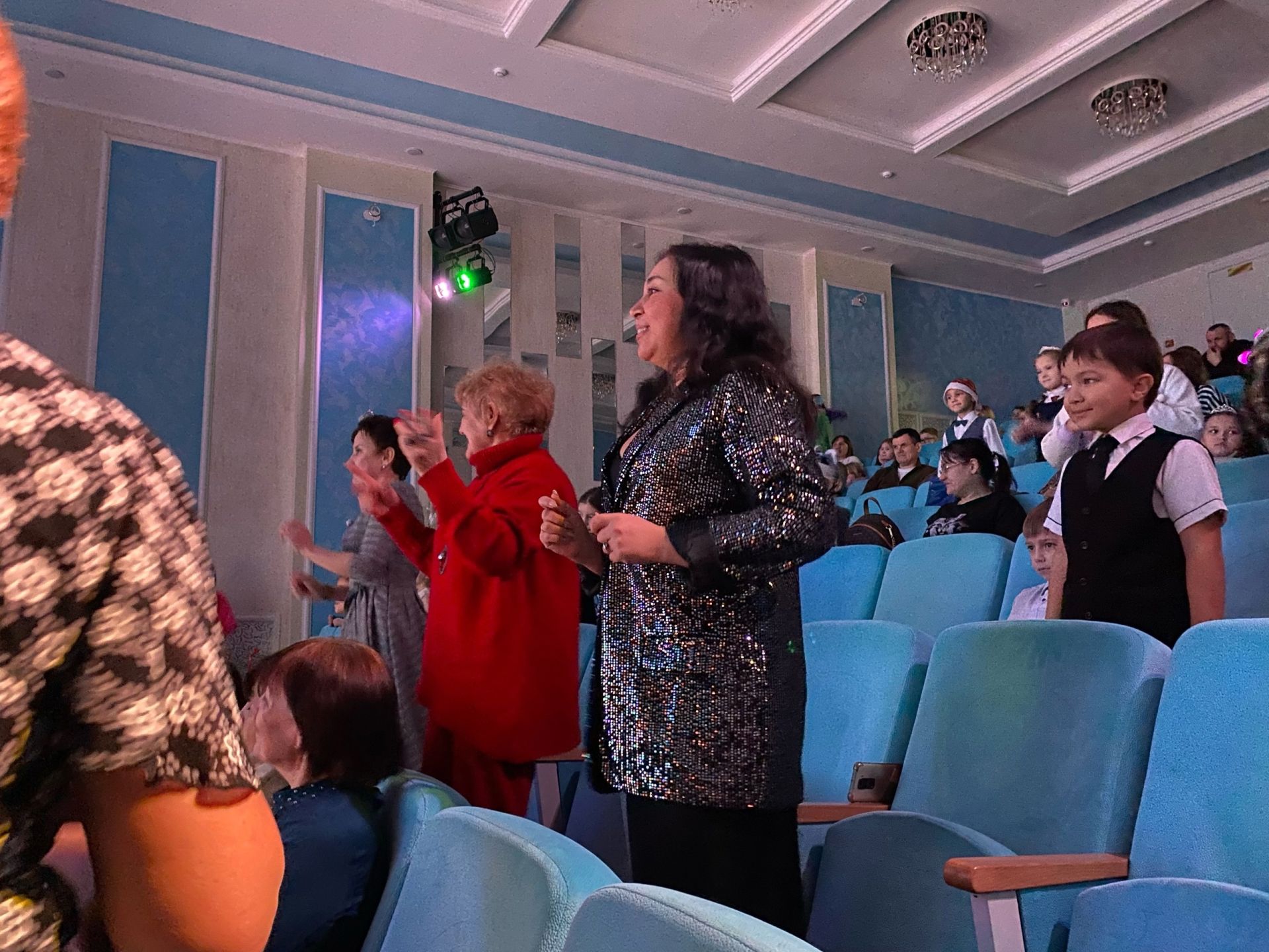 В детской школе искусств состоялось новогоднее выступление «Дед Мороз и тайны морского царства»