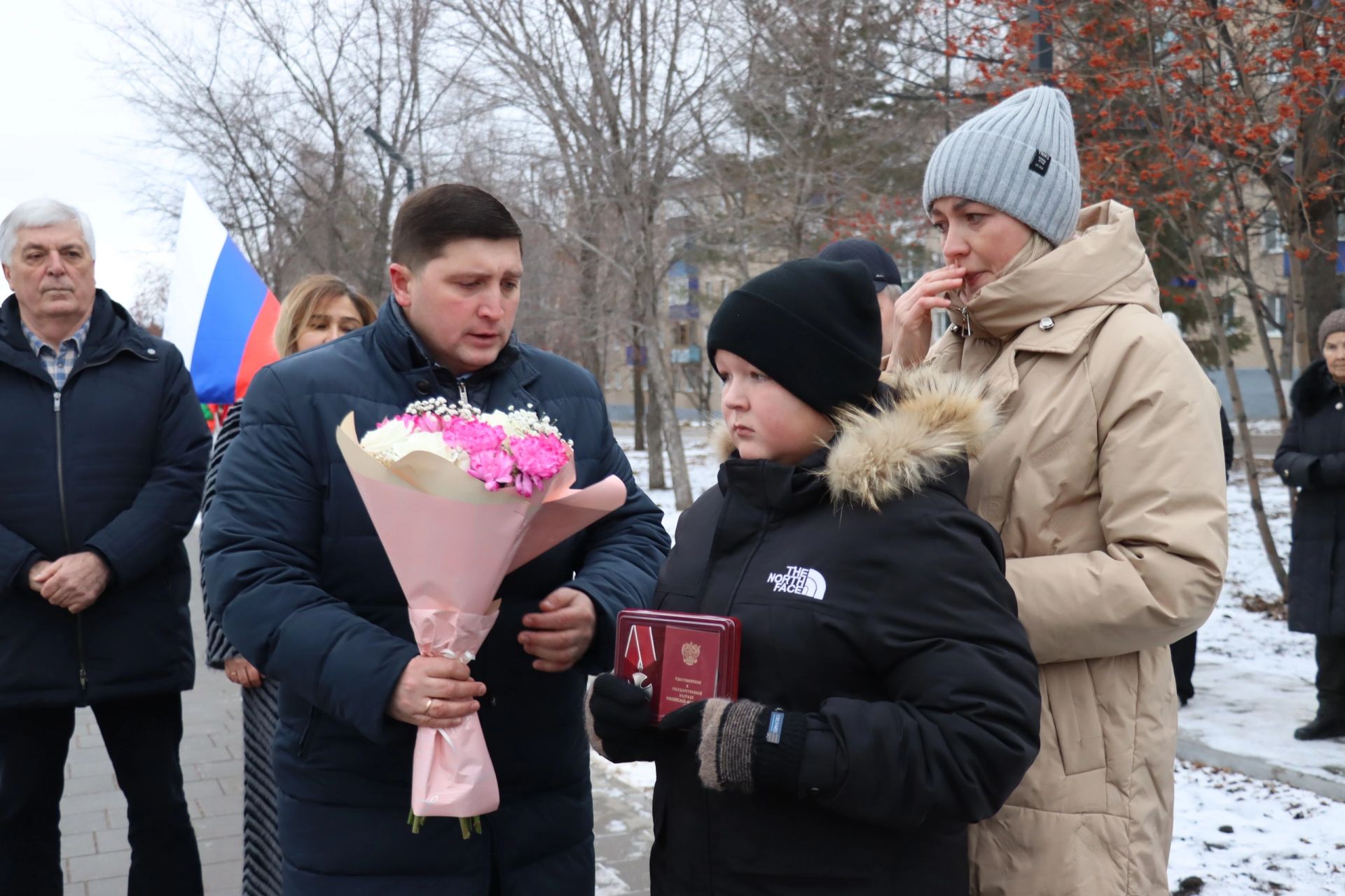 В Менделеевске открыли аллею Славы в честь бойцов СВО