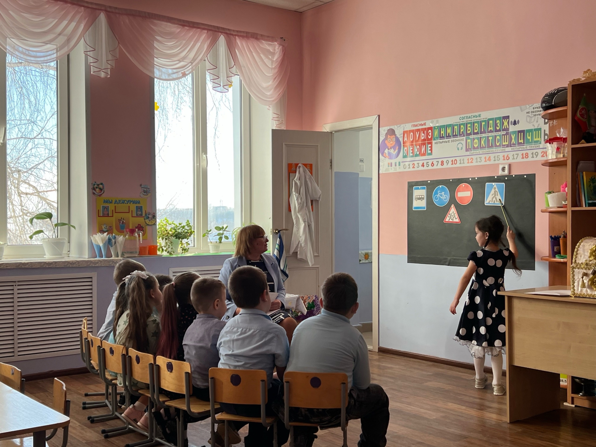 В детском саду «Светлячок» состоялась игровая форма обучения по ПДД