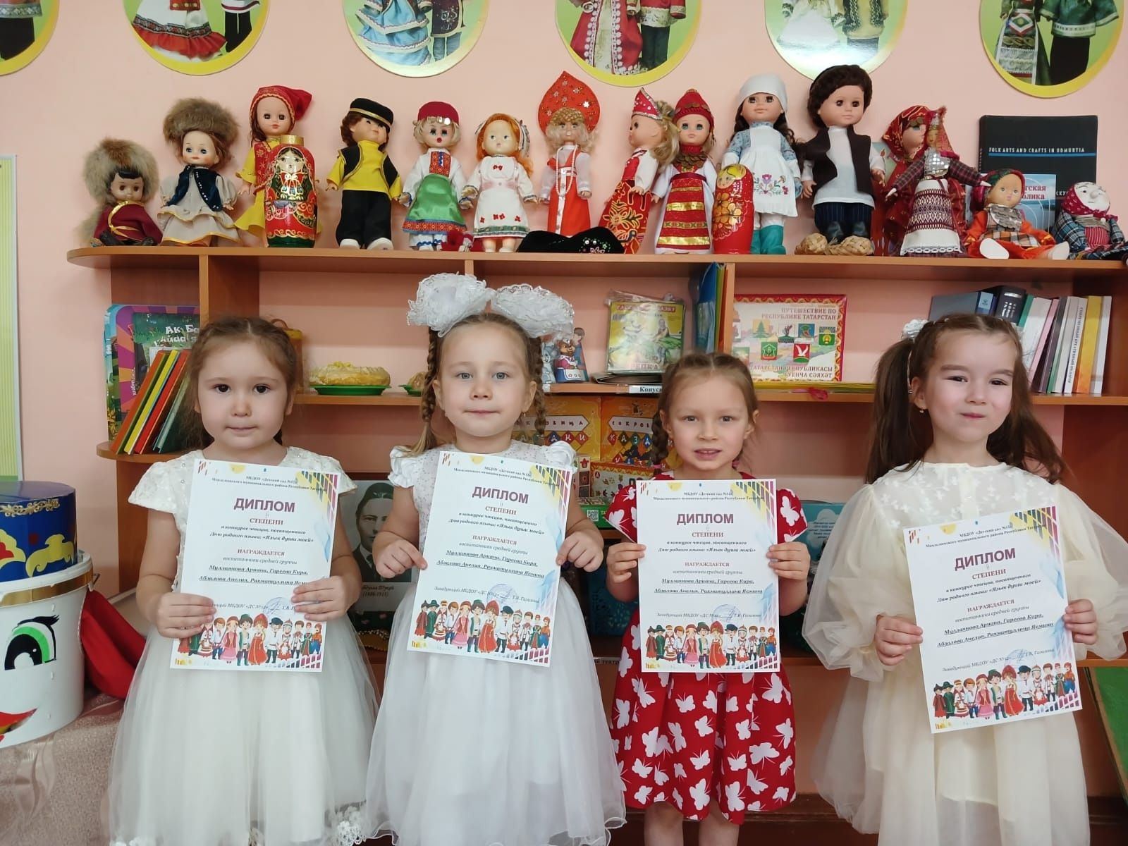 «Есть у каждого язык, что родной навеки»: в детском саду №12 прошел ежегодный конкурс чтецов