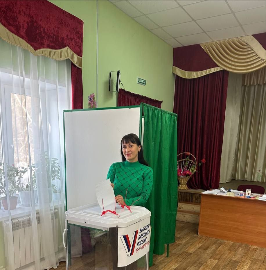 Руководитель Движения Первых в Менделеевском районе проголосовала на выборах Президента РФ