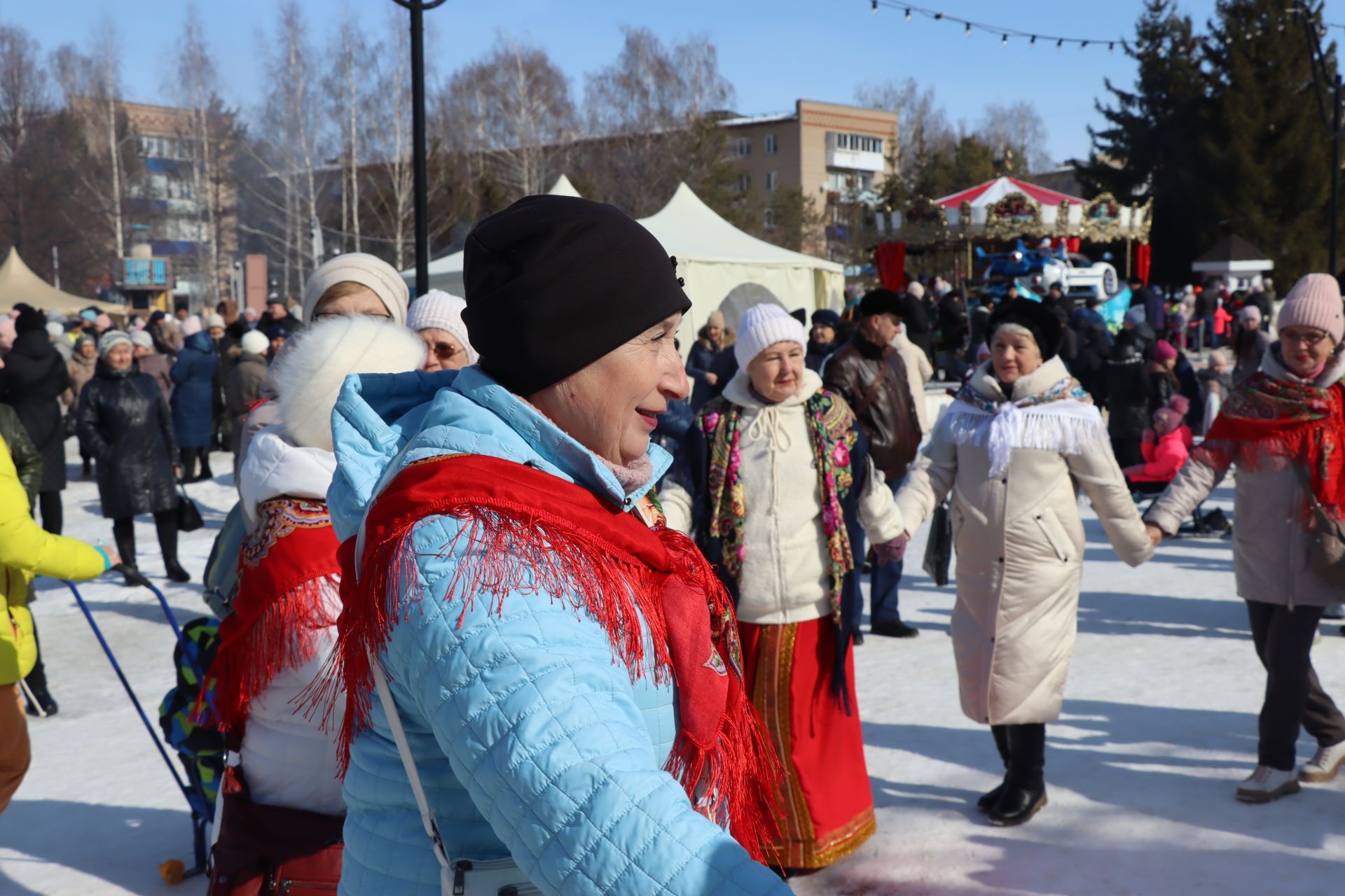 В Менделеевске отметили проводы зимы широким гулянием
