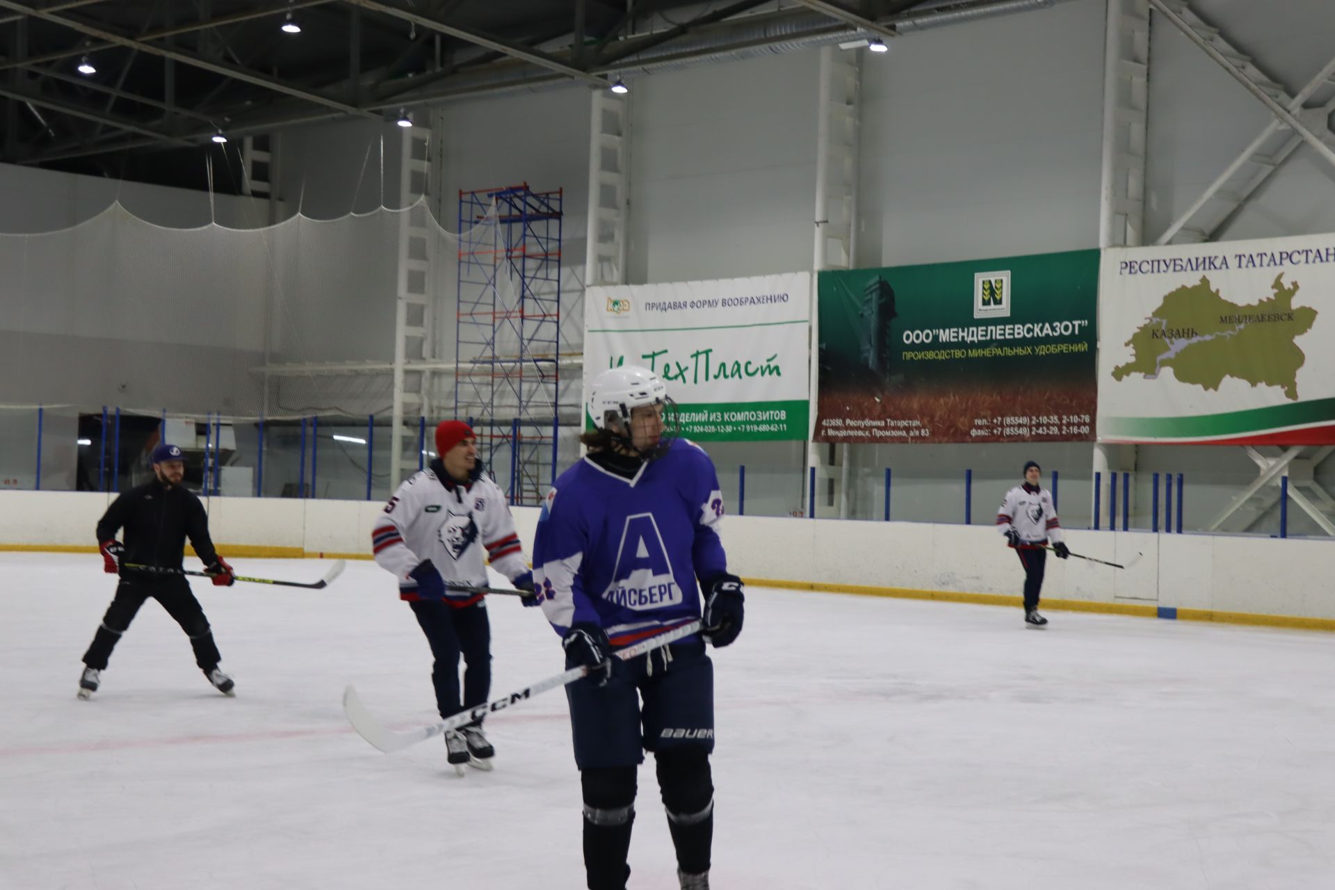Менделеевские хоккеисты приняли участие в мастер-классе
