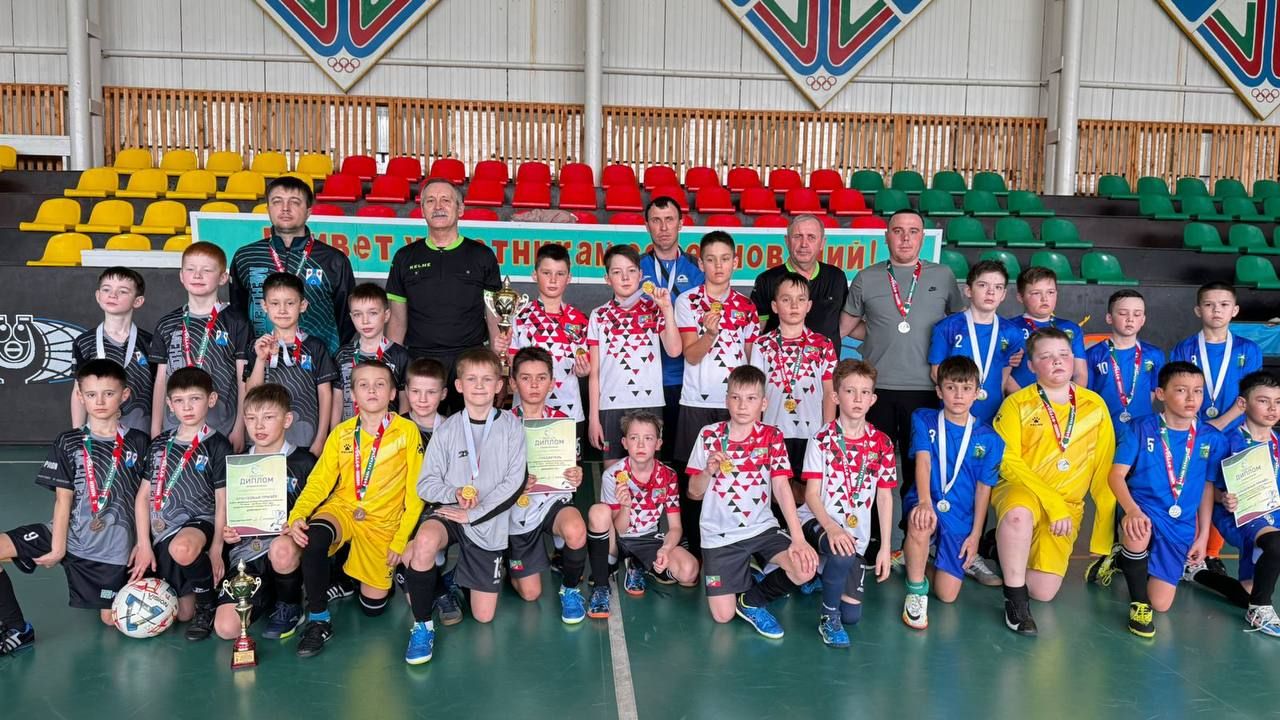 Команда «Химик» Менделеевска стала бронзовым призёром соревнований по мини-футболу