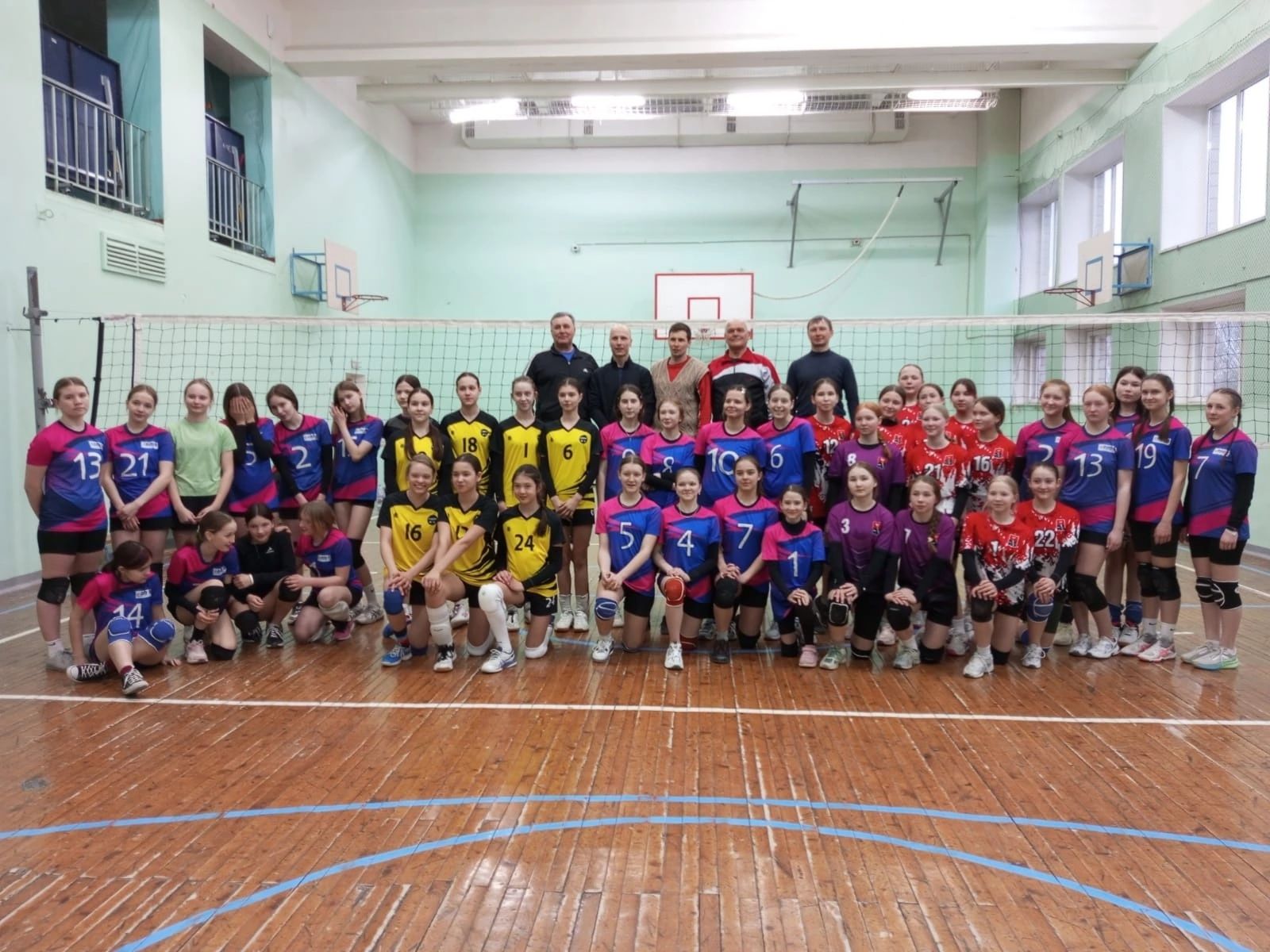 Команда девушек по волейболу СШ «Батыр» Менделеевска заняла первое место в турнире в Можге