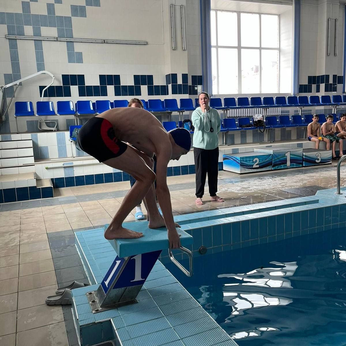 В оздоровительном комплексе «Нептун» провели соревнования по плаванию
