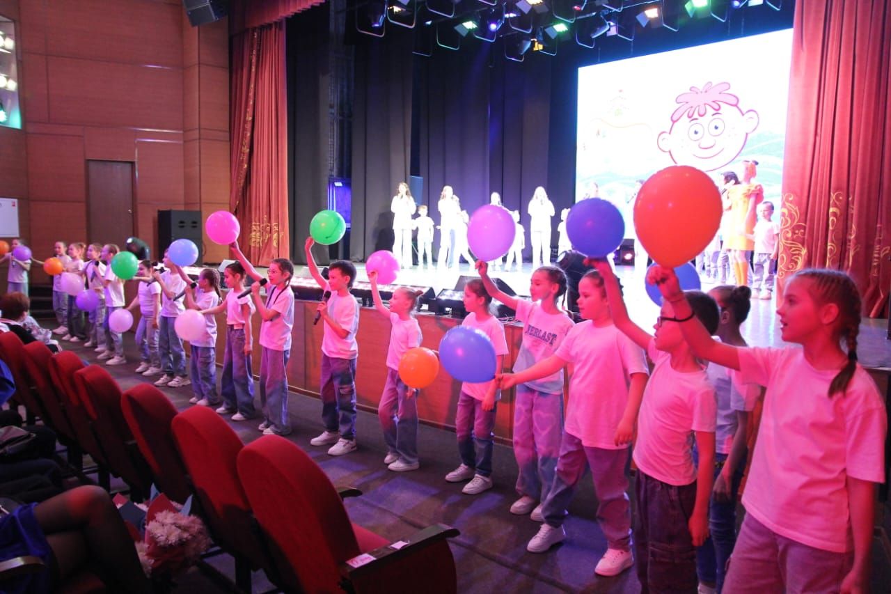 Детская вокальная эстрадная студия «Ля-ля-фа» Менделеевска выступила  с отчётным ярким концертом