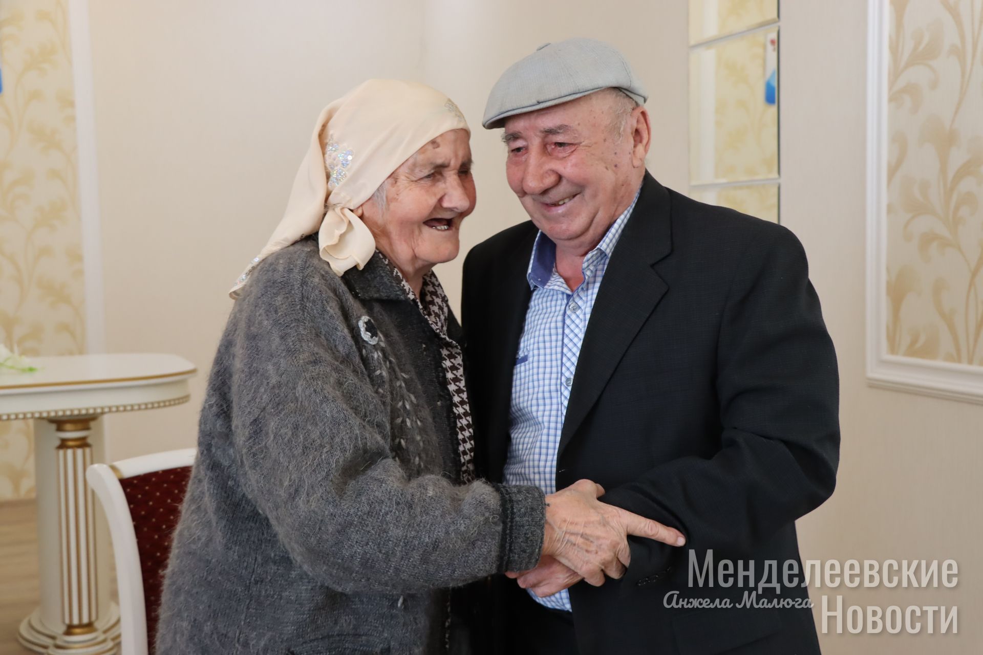В Менделеевском районе в Международный день семьи супруги Шайхразиевы и Габтрахмановы отметили «золотую» и «изумрудную» свадьбы