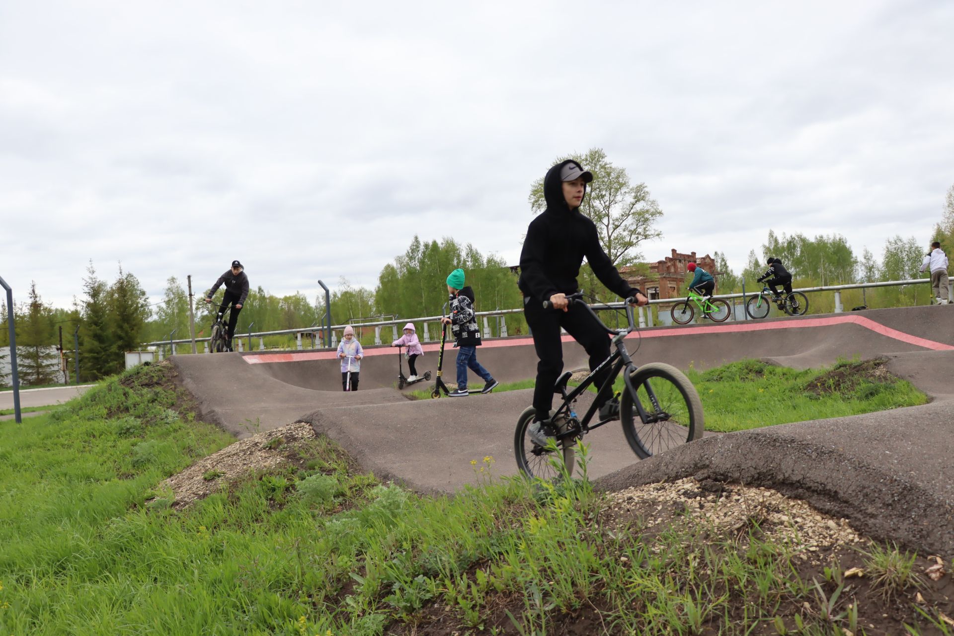 В экстрим-парке Менделеевска открыли летний сезон