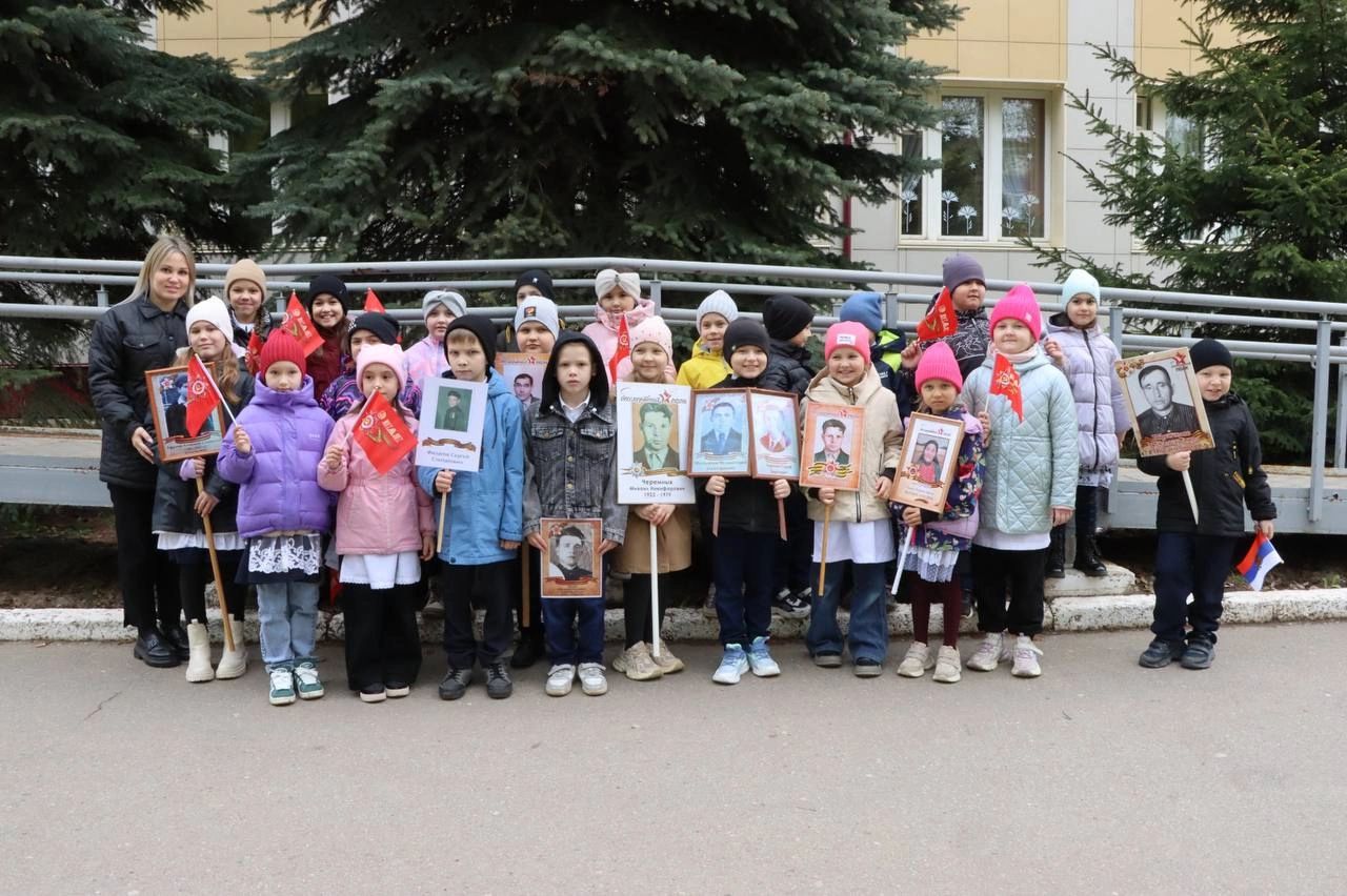По аллее Героев Менделеевска прошагал «Марш памяти»
