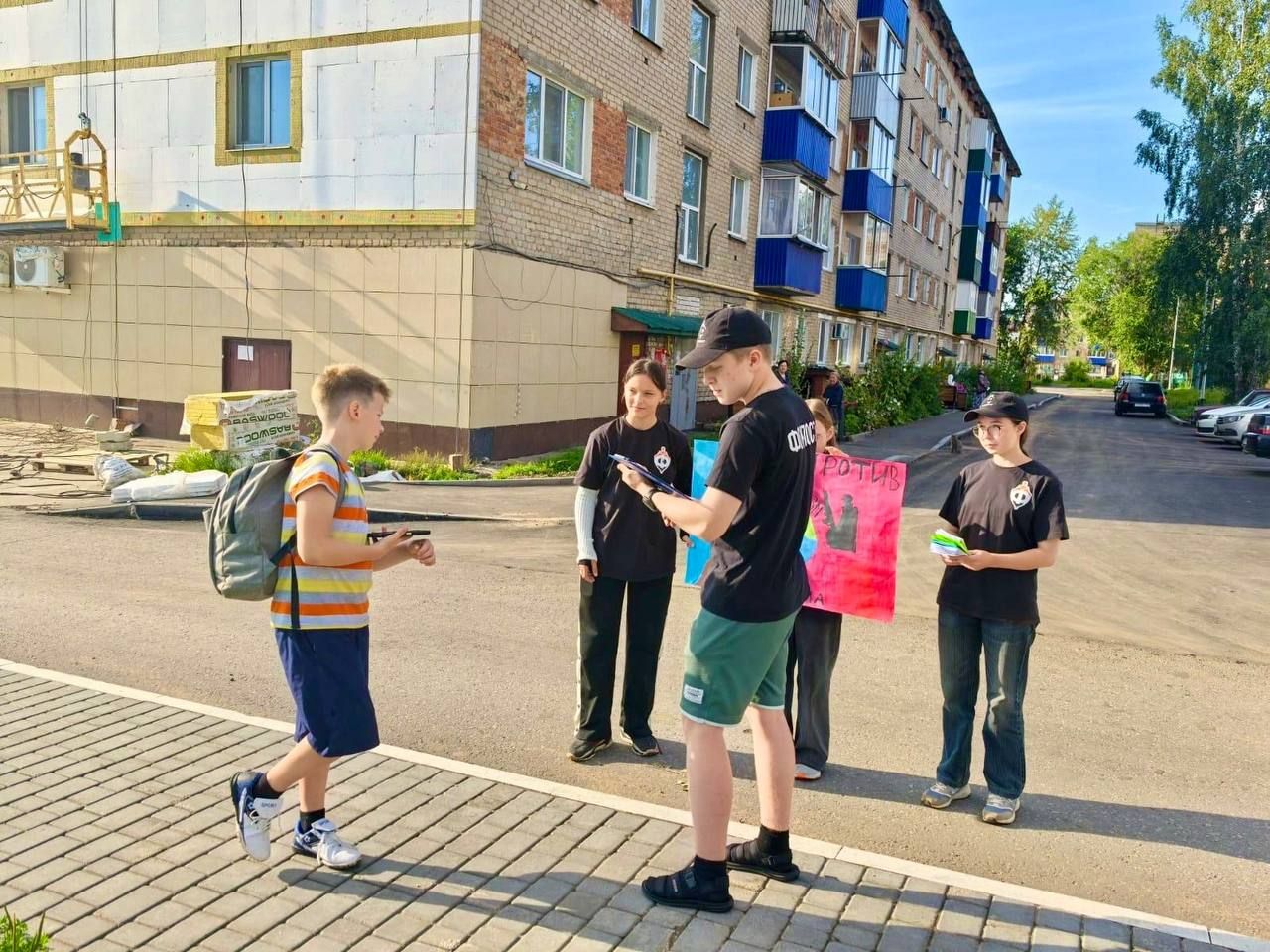 В Менделееске провели опрос среди прохожих на тему знаний о экстремизме и терроризме