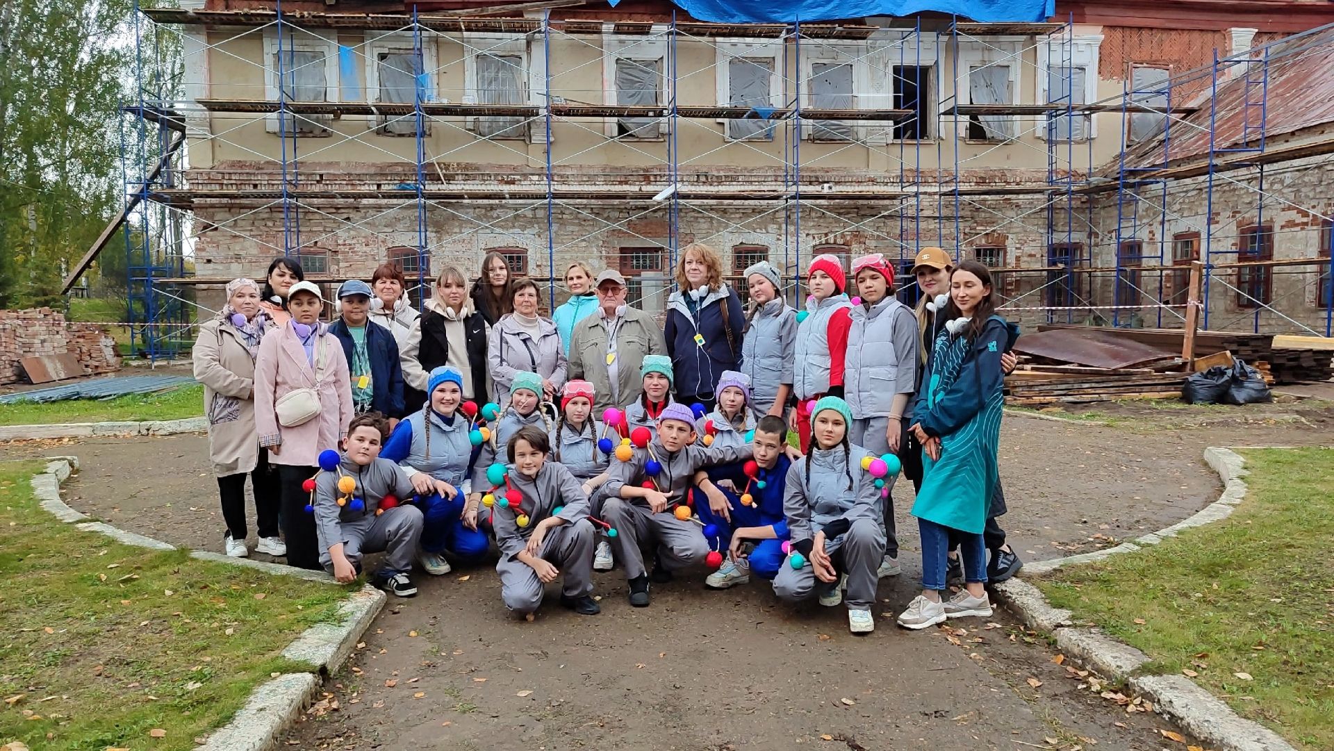 Менделеевцы погрузились в историю города в иммерсивном спектакле «В веществах и соединениях»