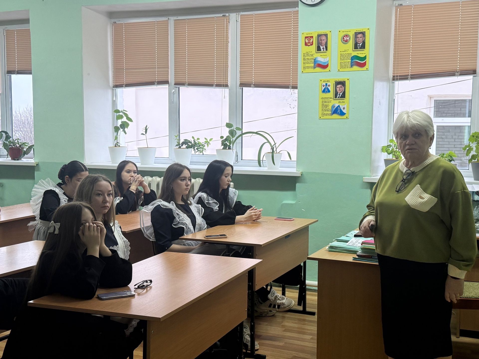 Учащимся школы №2 Менделеевска рассказали о важности СМИ