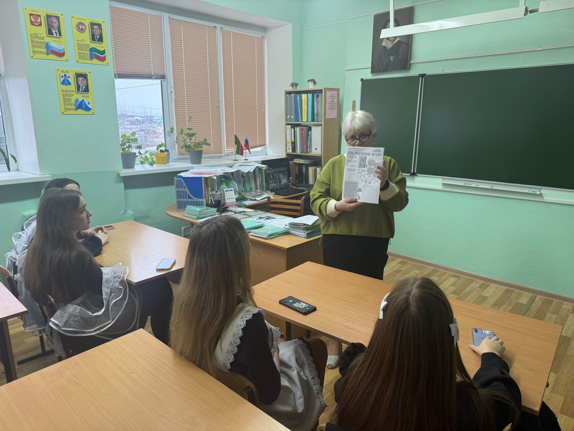 Учащимся школы №2 Менделеевска рассказали о важности СМИ