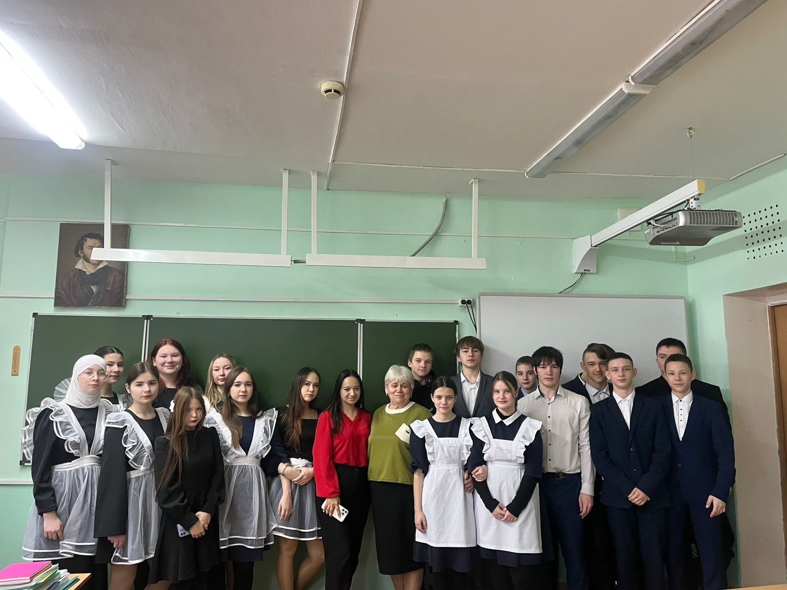 Учащимся школы №2 Менделеевска рассказали о важности СМИ