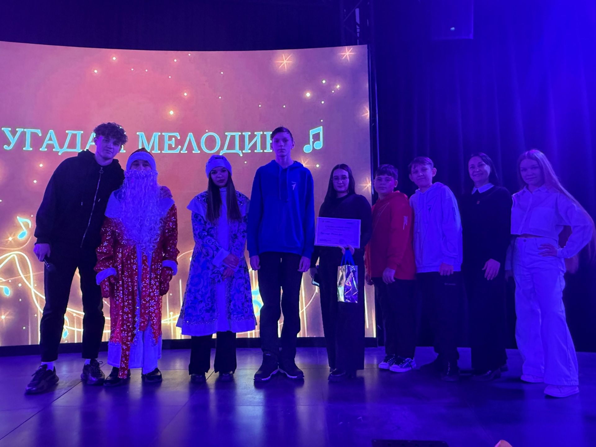 Определена команда-победитель музыкального шоу «Угадай мелодию» в Менделеевске