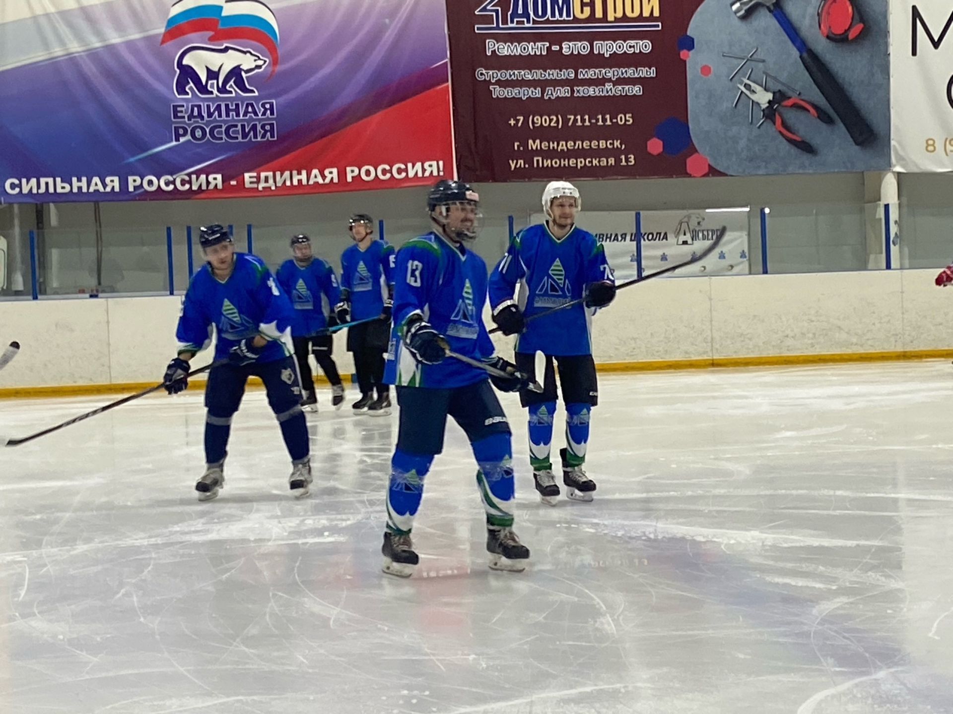 В Менделеевске состоялся хоккейный матч в рамках чемпионата 18+