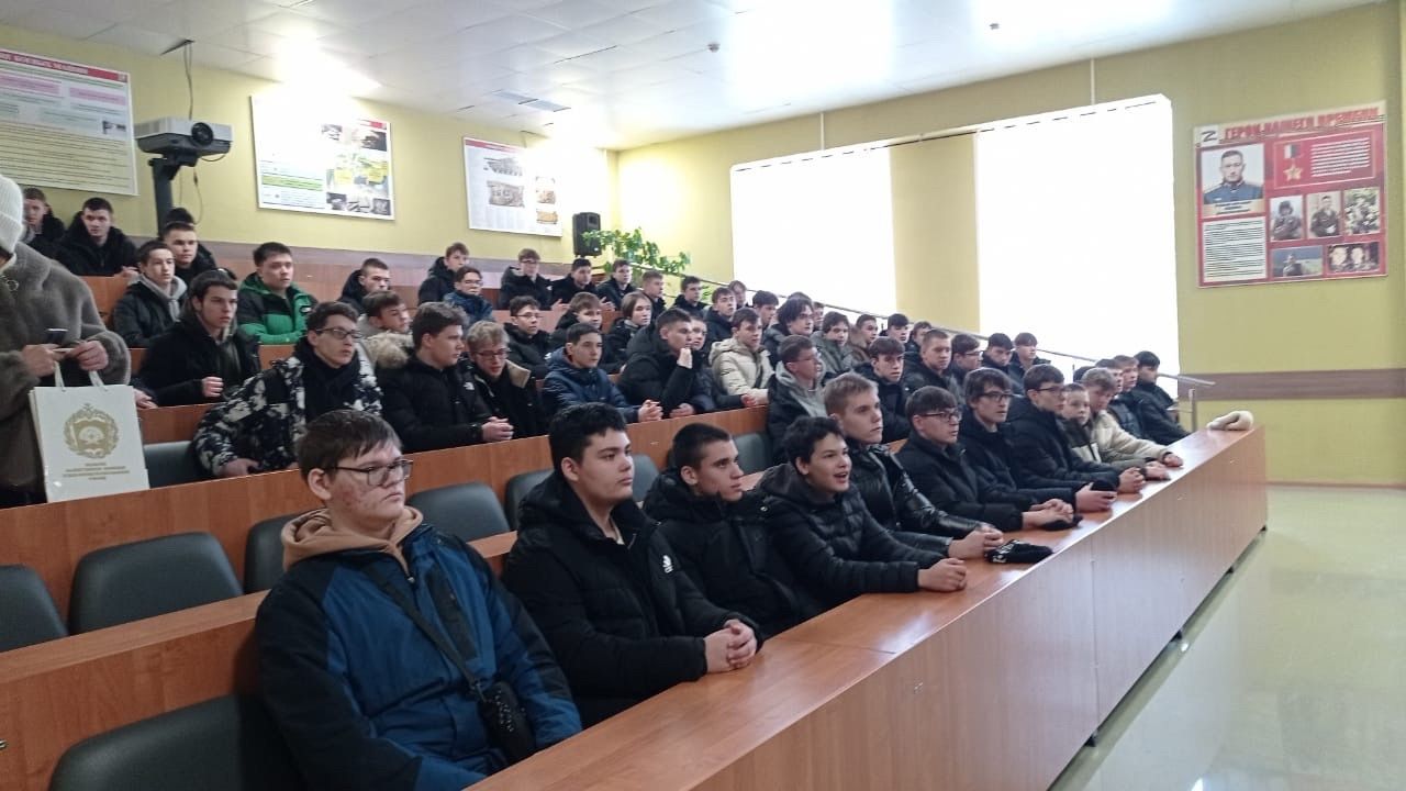 Менделеевцы побывали на Дне открытых дверей в Казанском танковом училище