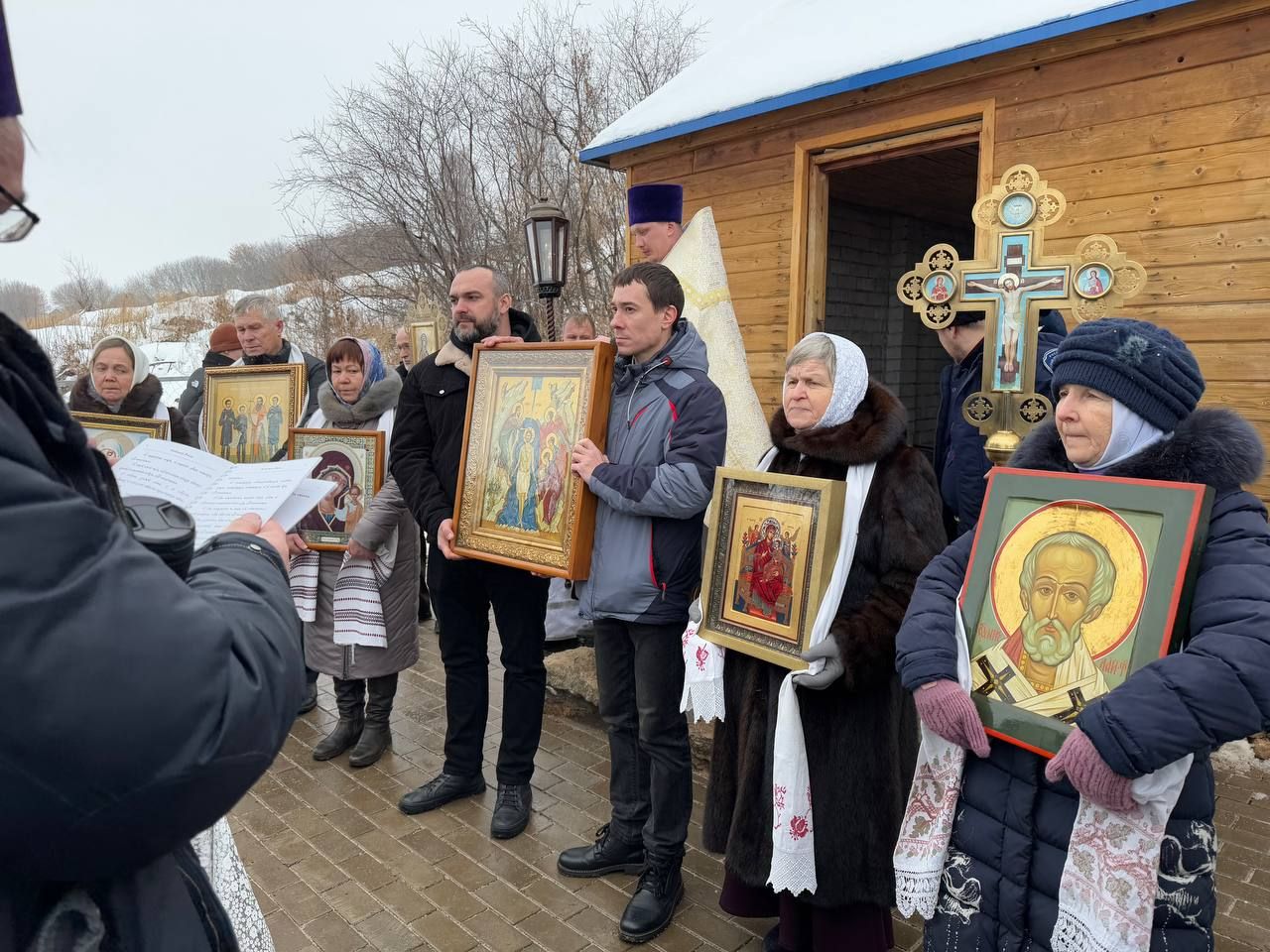 Как верующие Менделеевска отмечают праздник Крещения Господня