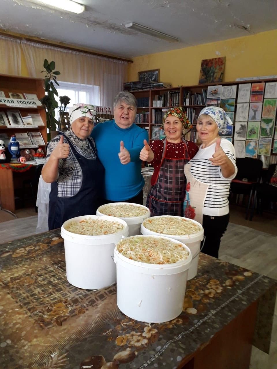 В Менделеевском районе проходит акция «Квашение капусты для бойцов СВО»