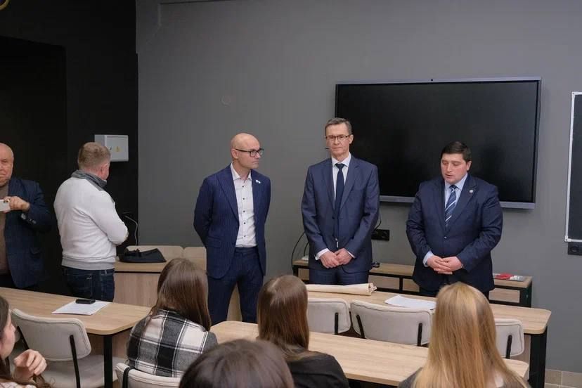 В Казани обсудили дальнейшее сотрудничество между КНИТУ, Менделеевским районом и АО «Аммоний»
