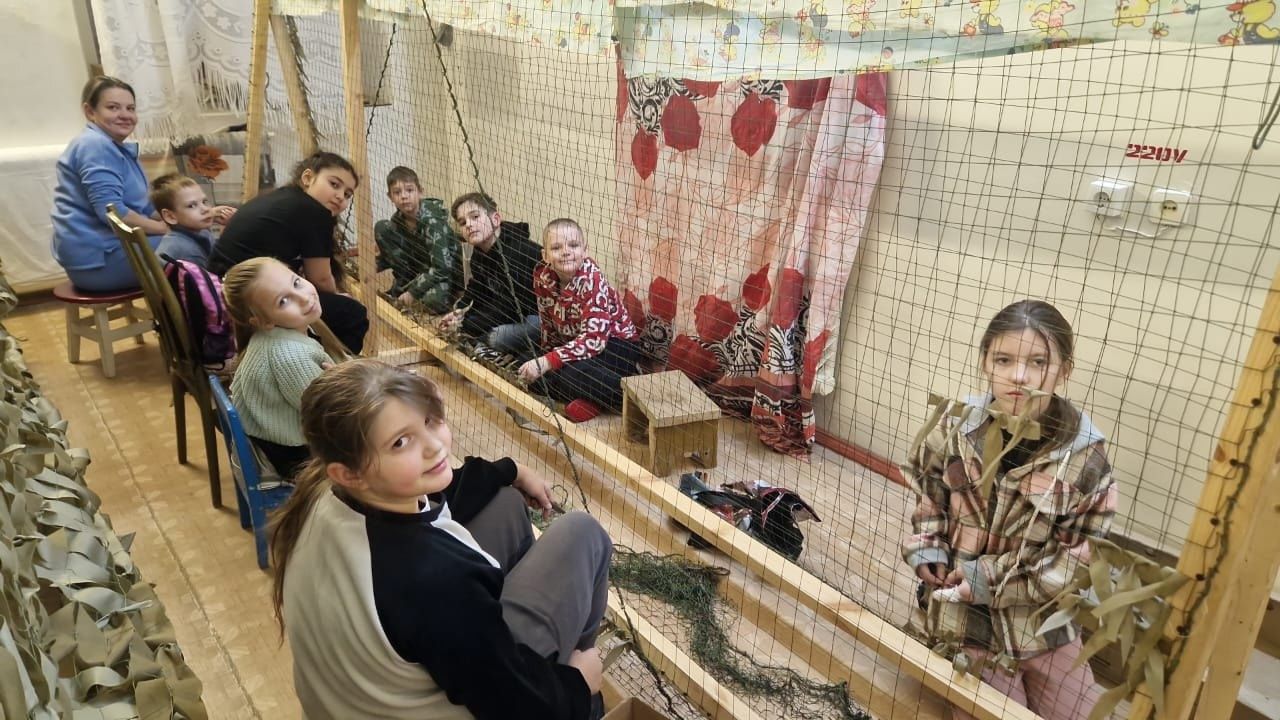 Культура и патриотизм: Народный театр имени А. Ахунова плетет сети для бойцов СВО