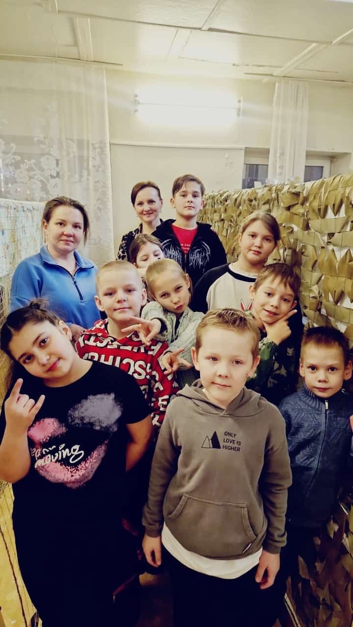 Культура и патриотизм: Народный театр имени А. Ахунова плетет сети для бойцов СВО
