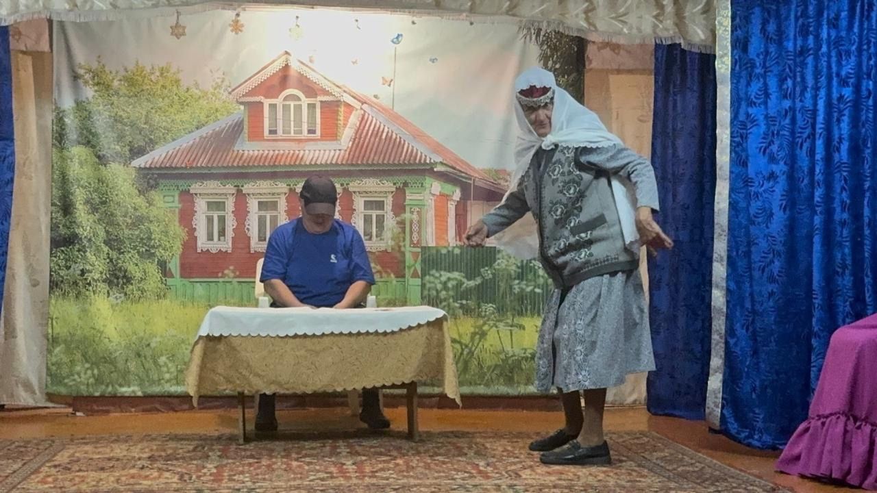 В заключительный день Декады пожилых людей в Татарско-Текашевском сельском клубе состоялось открытие клубного творческого сезона