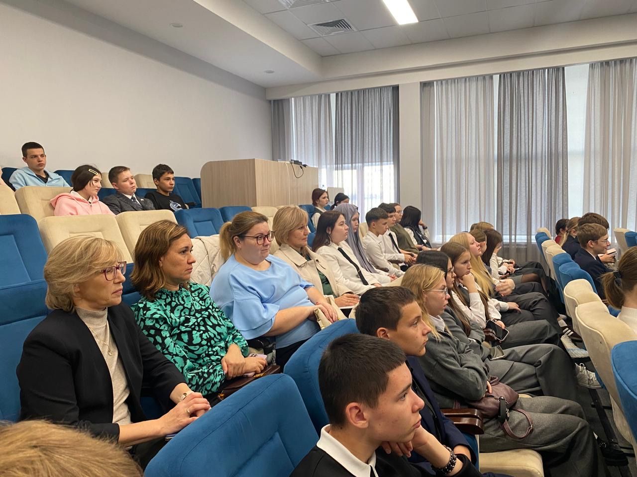 При поддержке АО «Аммоний» и руководства района в Менделеевске стартуют углубленные курсы по химии для старшеклассников