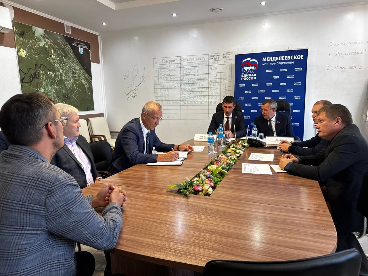 Депутат Государственной Думы Анатолий Петрович Иванов посетил Менделеевск с рабочим визитом
