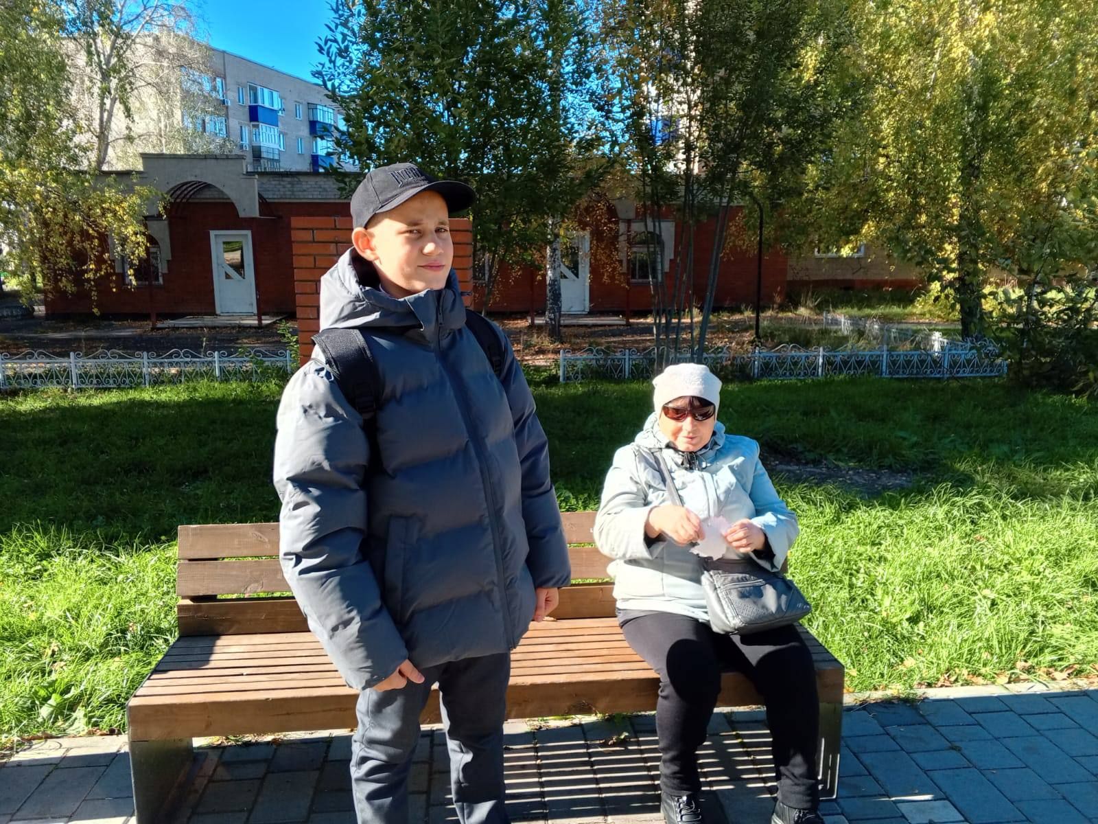 В Менделеевске провели акцию «Поздравь людей старшего поколения!»