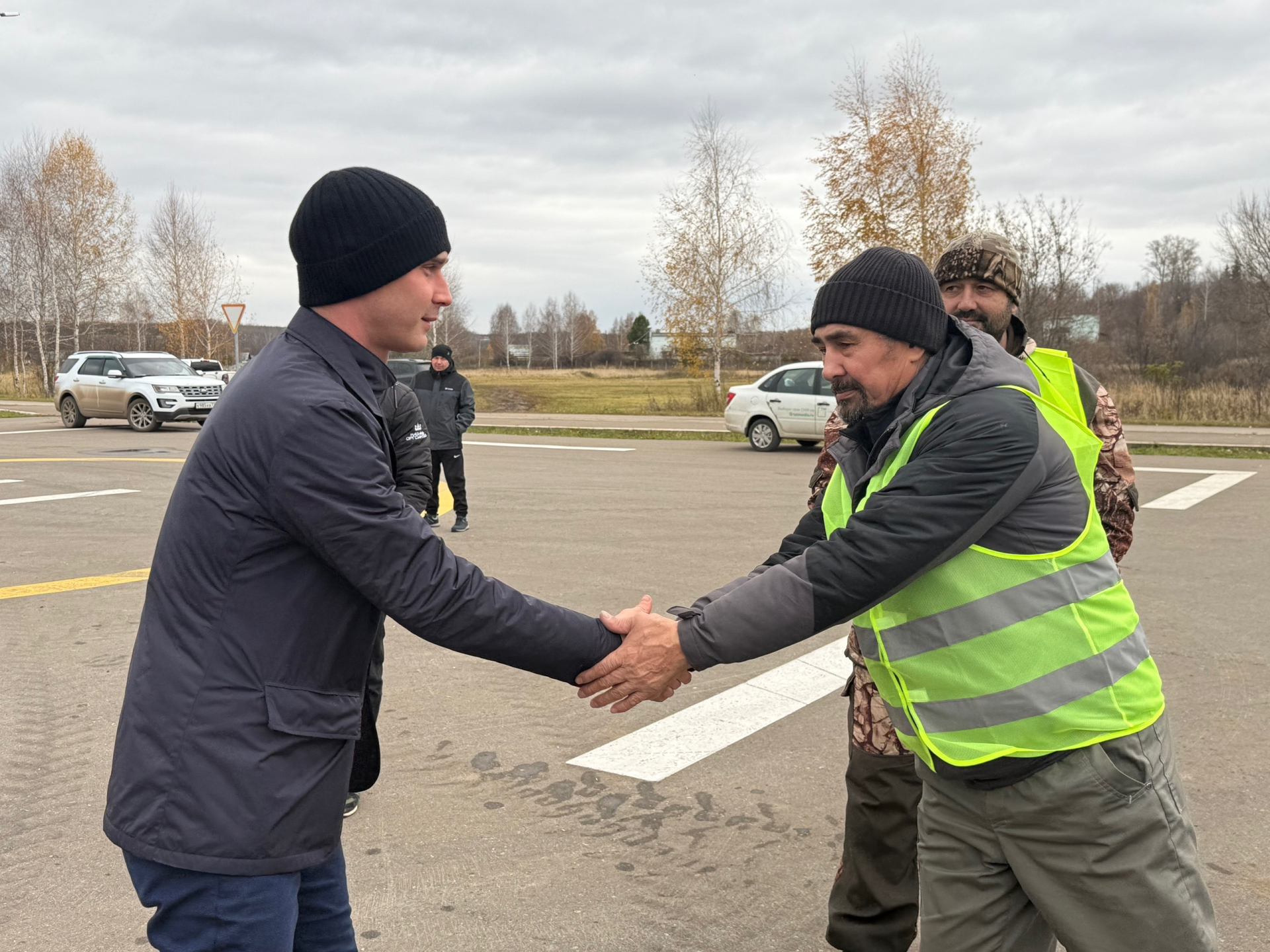 Глава Менделеевского района проверил готовность коммунальной техники к зиме