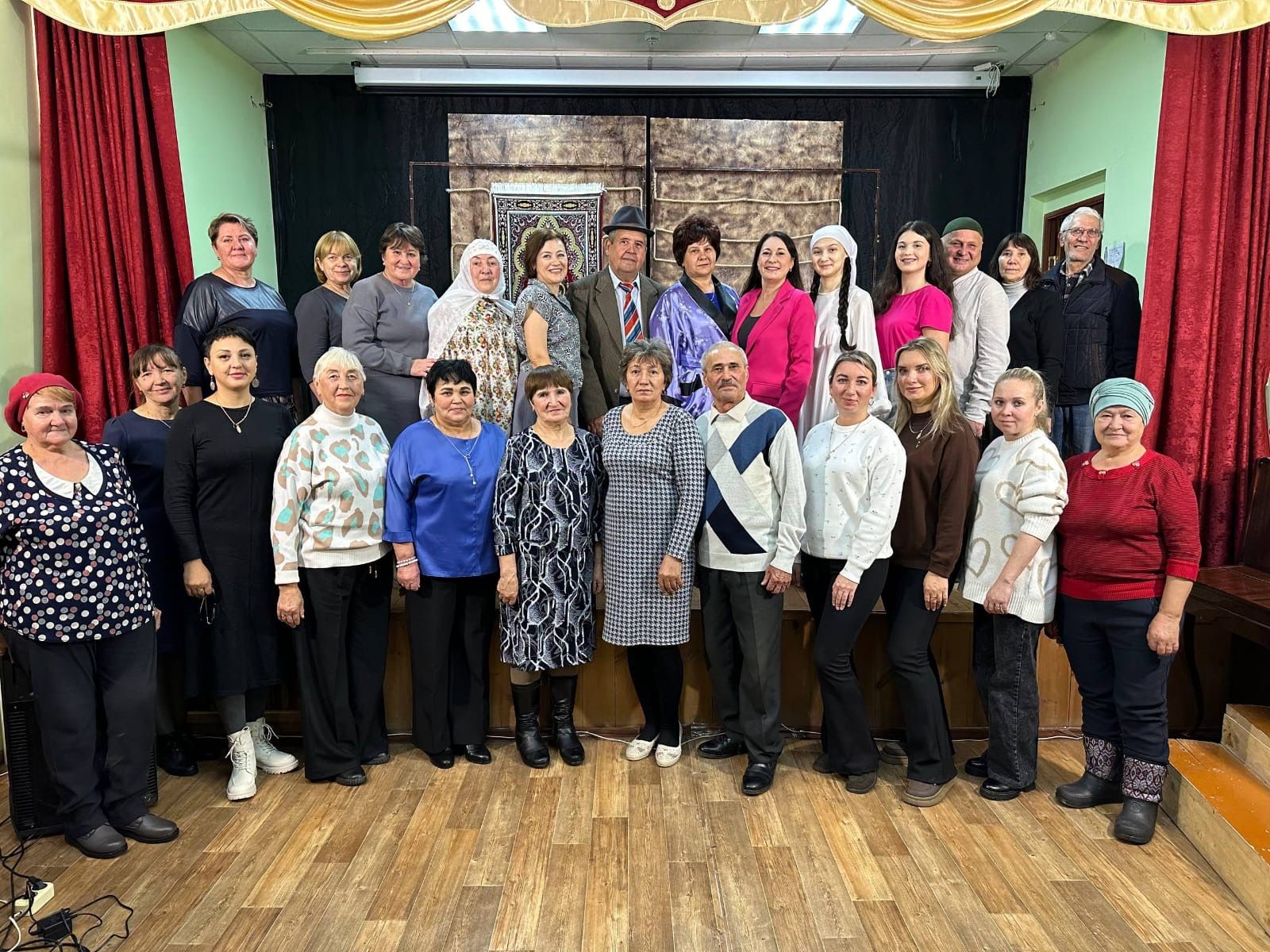 В Тойгузинском СДК в честь открытия творческого сезона организовали благотворительный показ спектакля