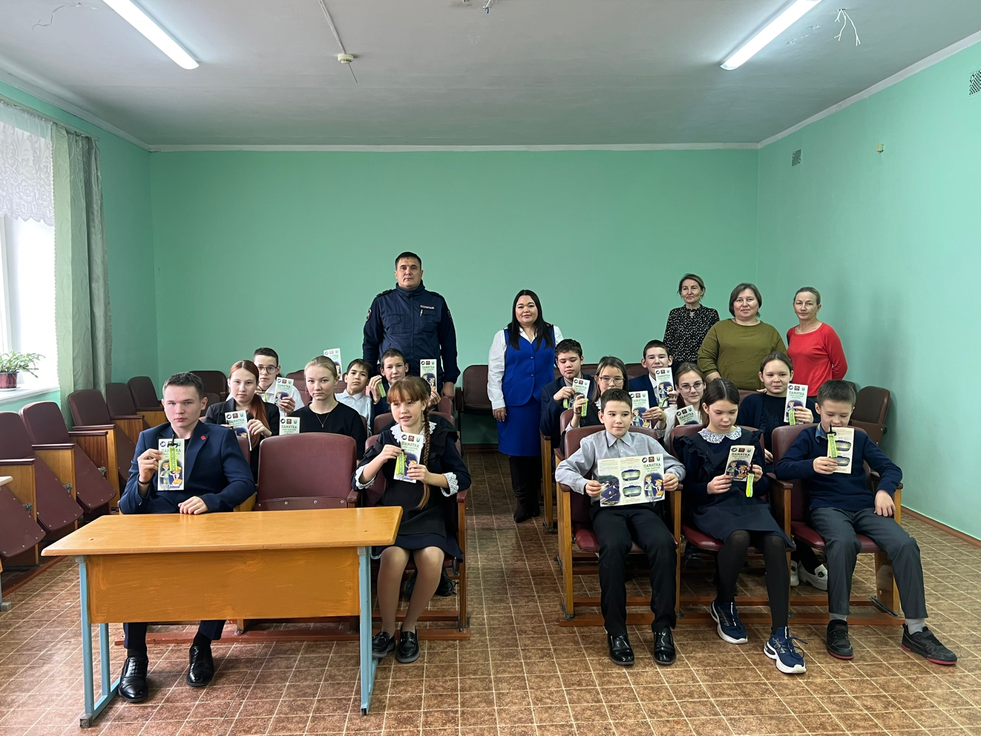 Сотрудники Госавтоинспекции ГБУ «БДД»  провели серию профилактических мероприятий в рамках акции «Осенние каникулы»