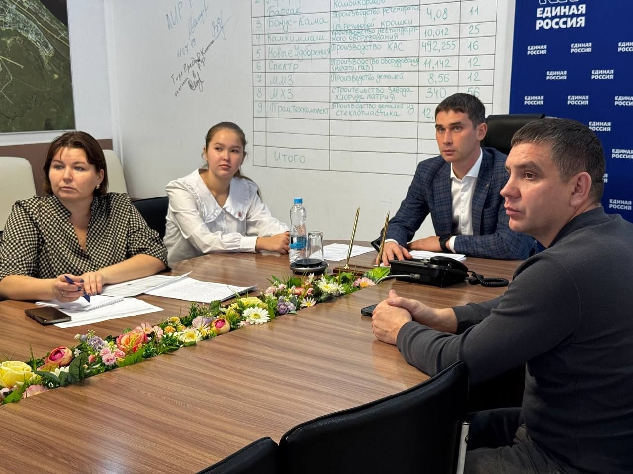 Председатель Совета Первых провела один день с главой Менделеевского района Робертом Искандаровым