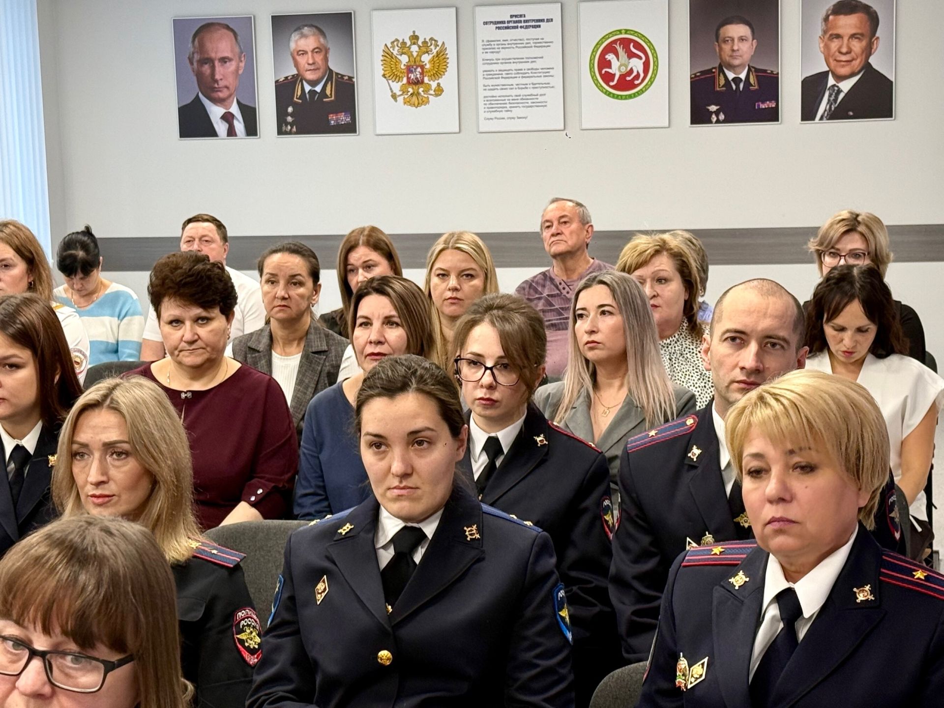 Сотрудников МВД Менделеевска поздравили с профессиональным праздником