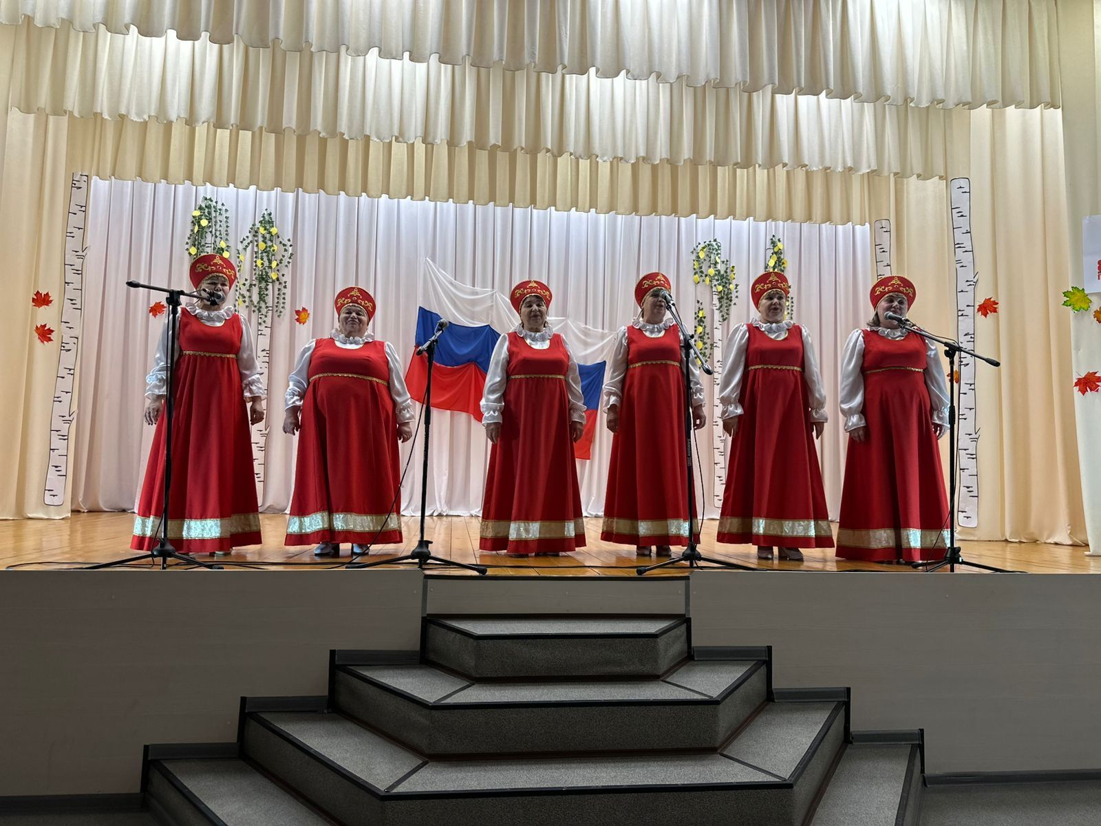 В Татарско-Челнинском СДК  артисты самодельных коллективов открыли   творческий сезон патриотической программой