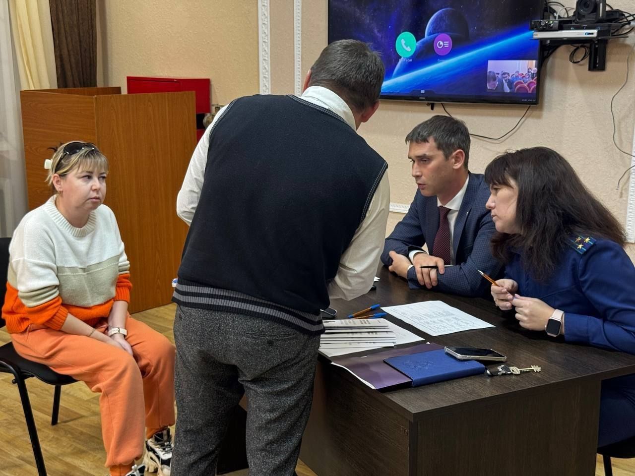 Прием граждан в прокуратуре Менделеевского района