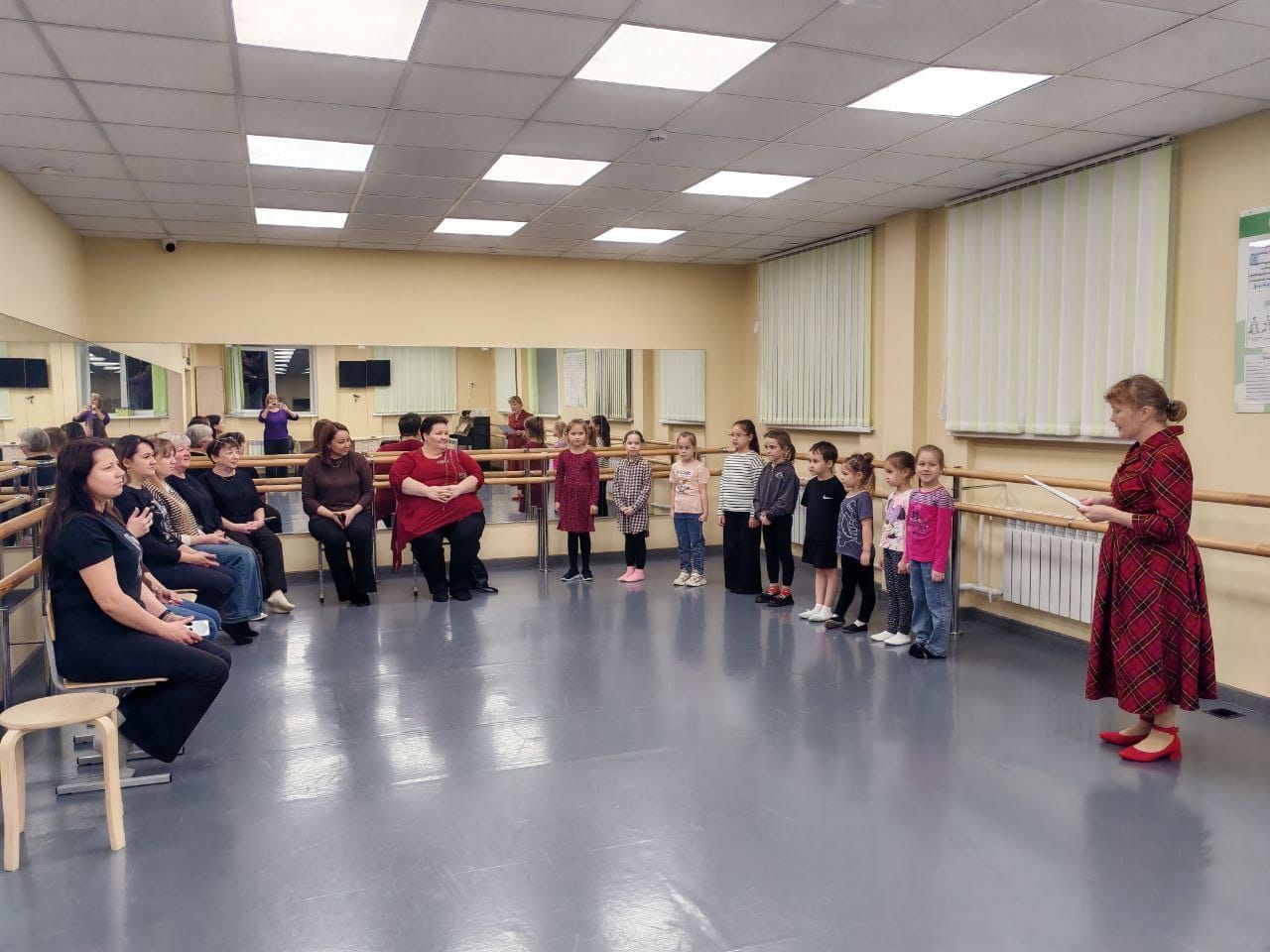 «Моя милая мама…»: праздник к Дню матери прошёл в ТЮЗ «Этюд» Менделеевска