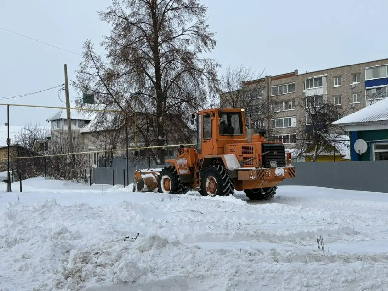 В Менделеевске продолжается устранение последствий снегопада